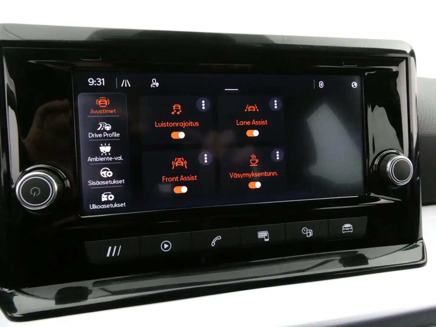 car-image