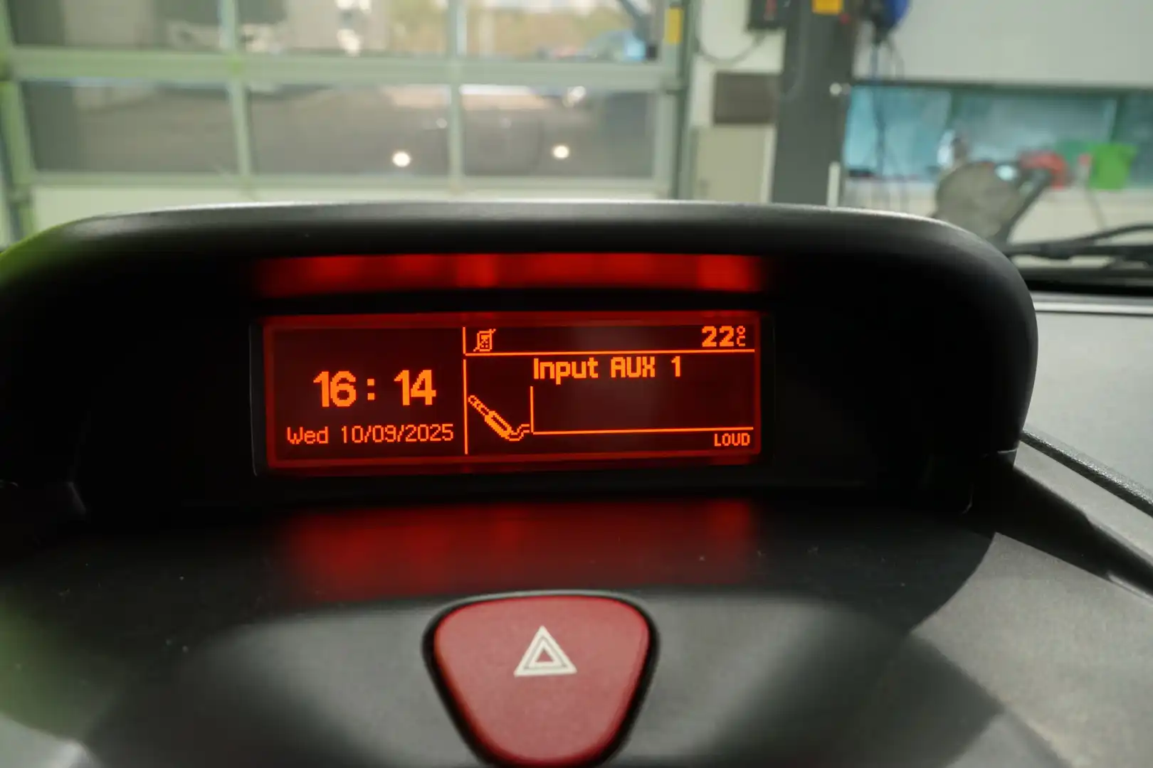 car-image