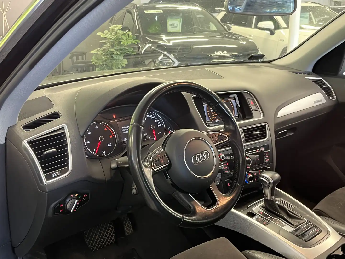 car-image