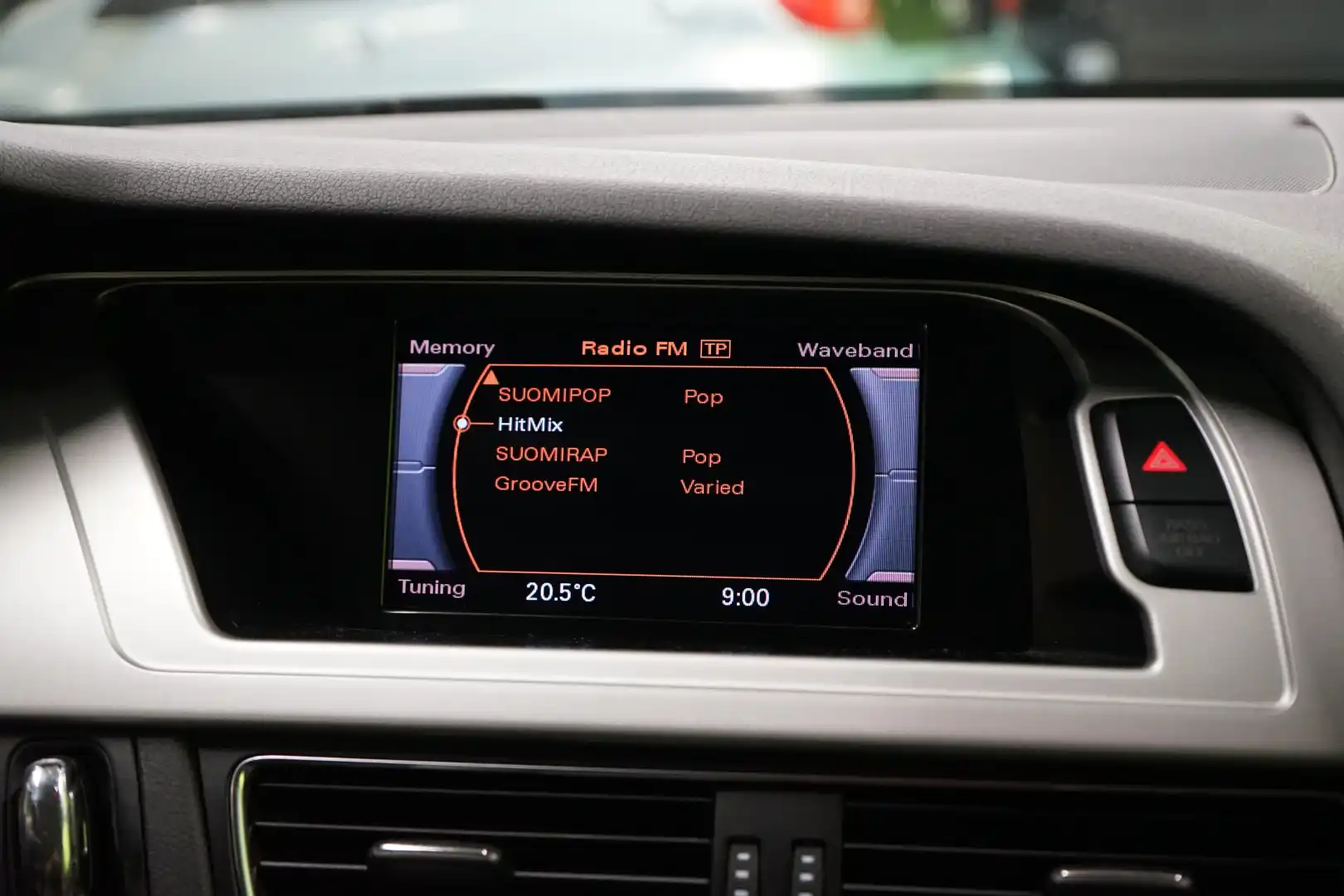 car-image