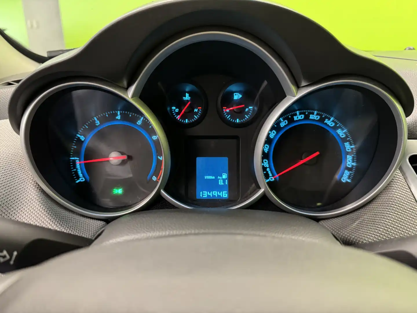 car-image