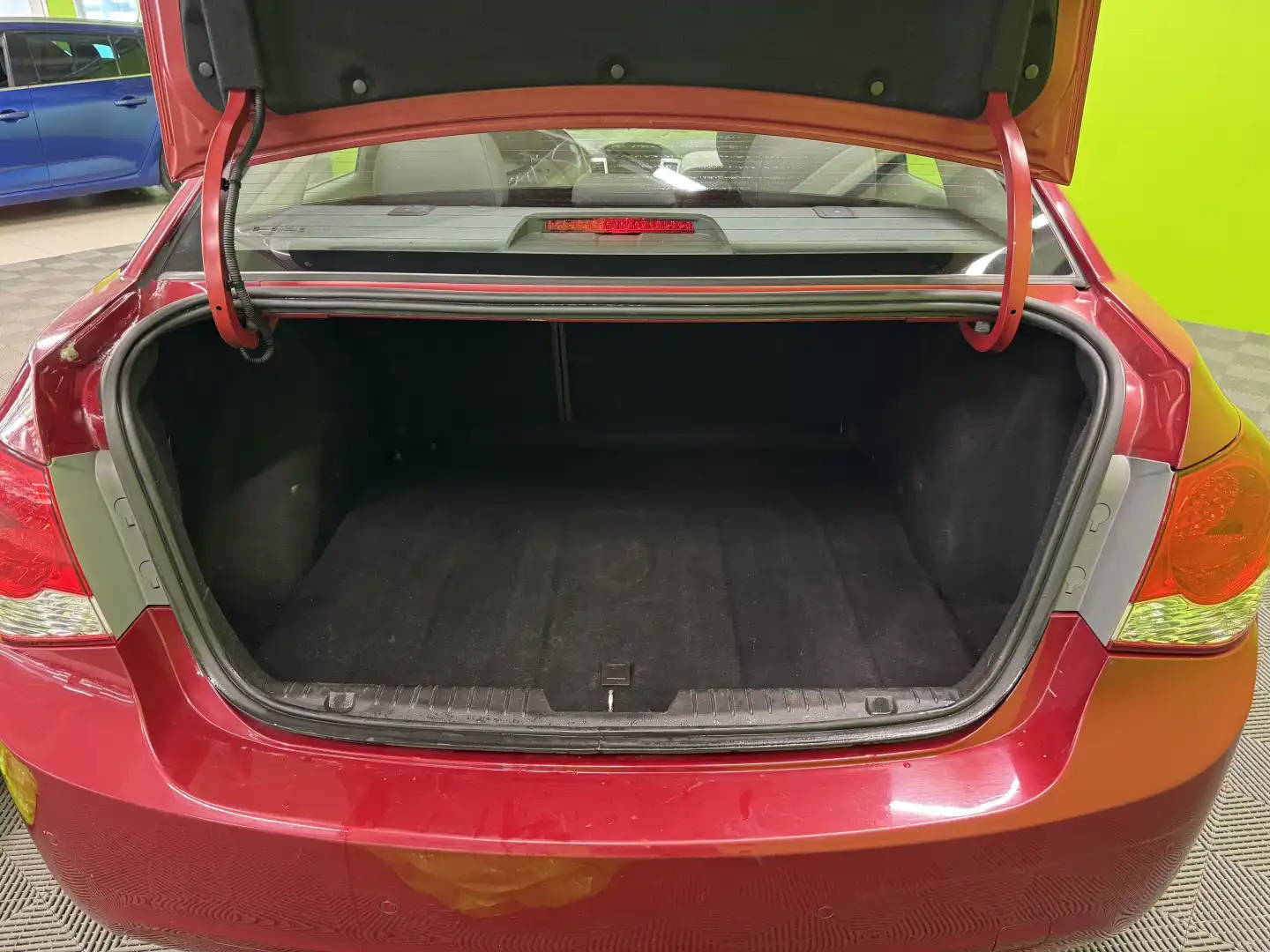 car-image