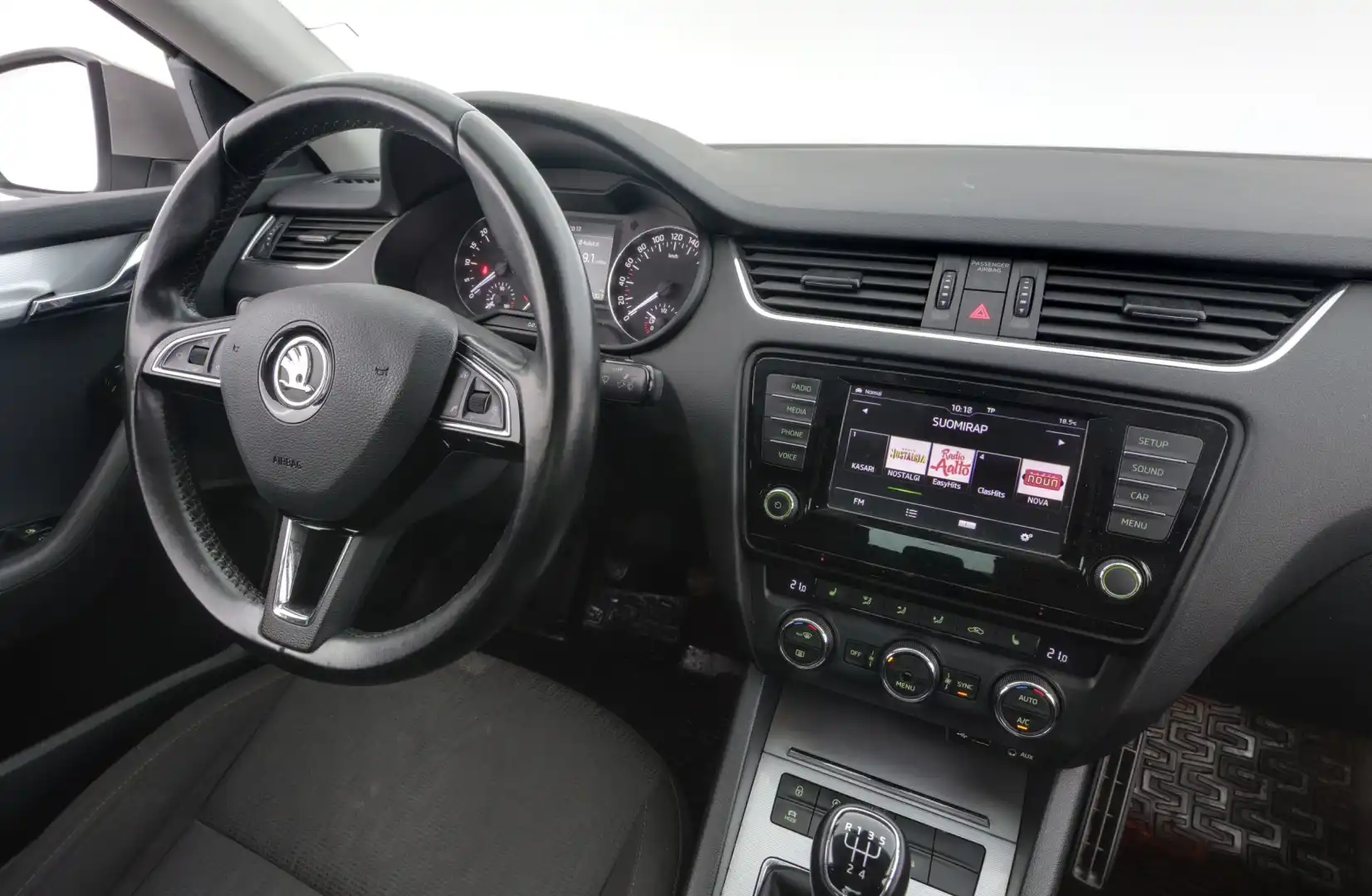 car-image