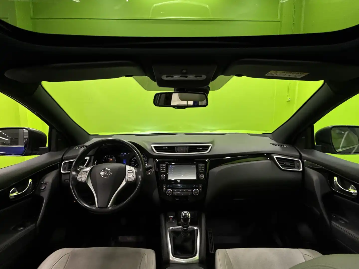 car-image