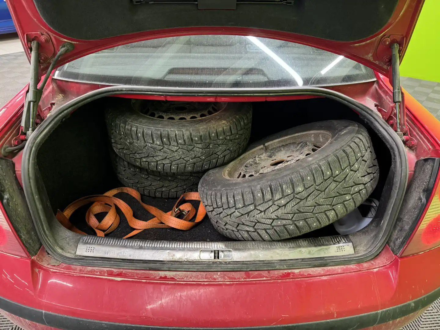 car-image