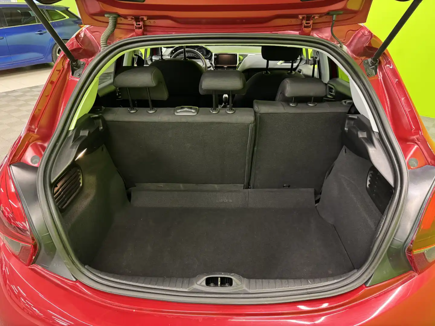 car-image