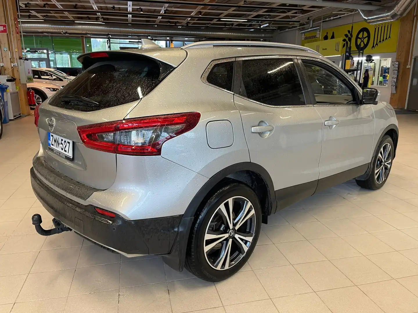 car-image