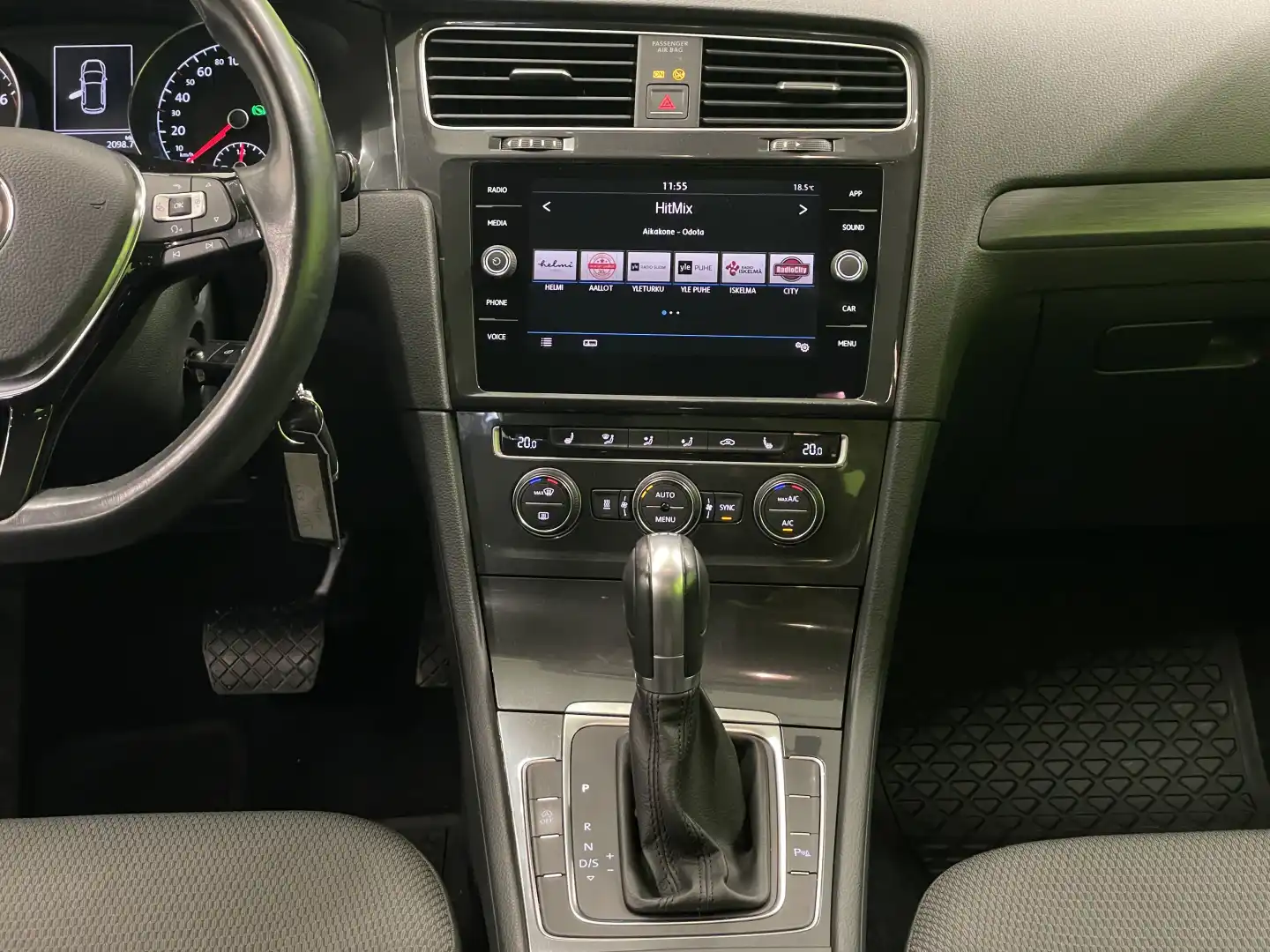 car-image