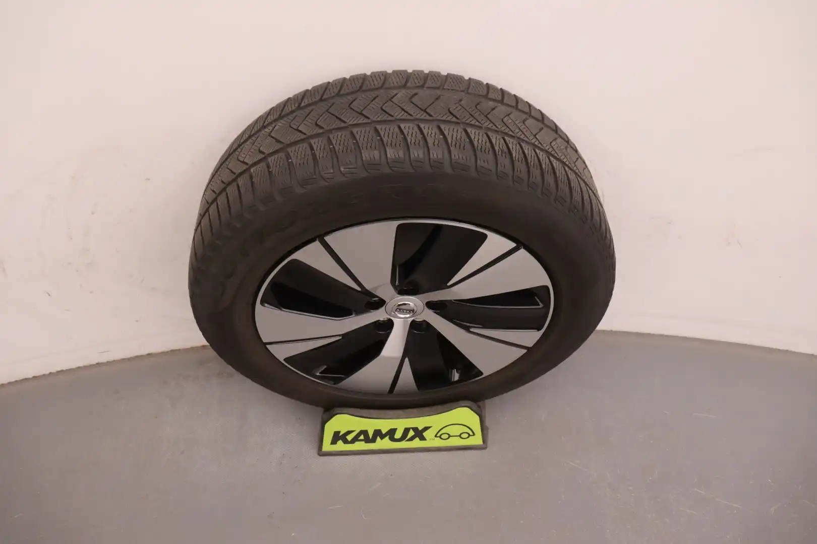 car-image