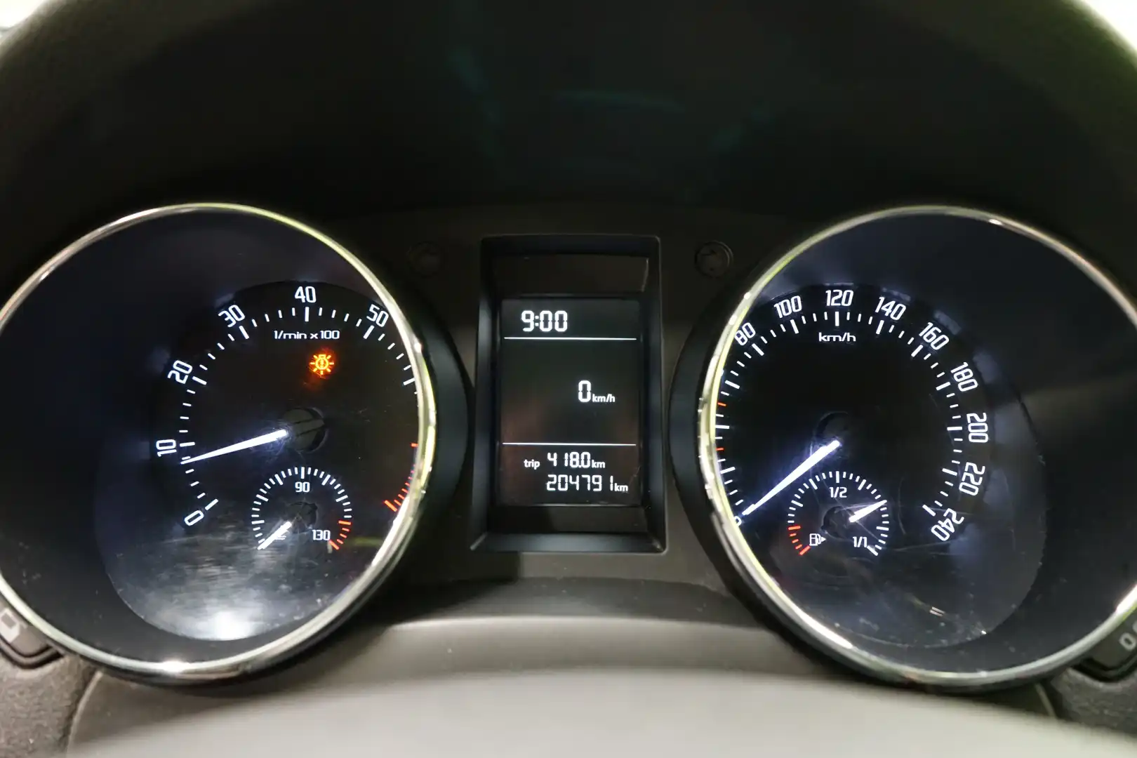 car-image