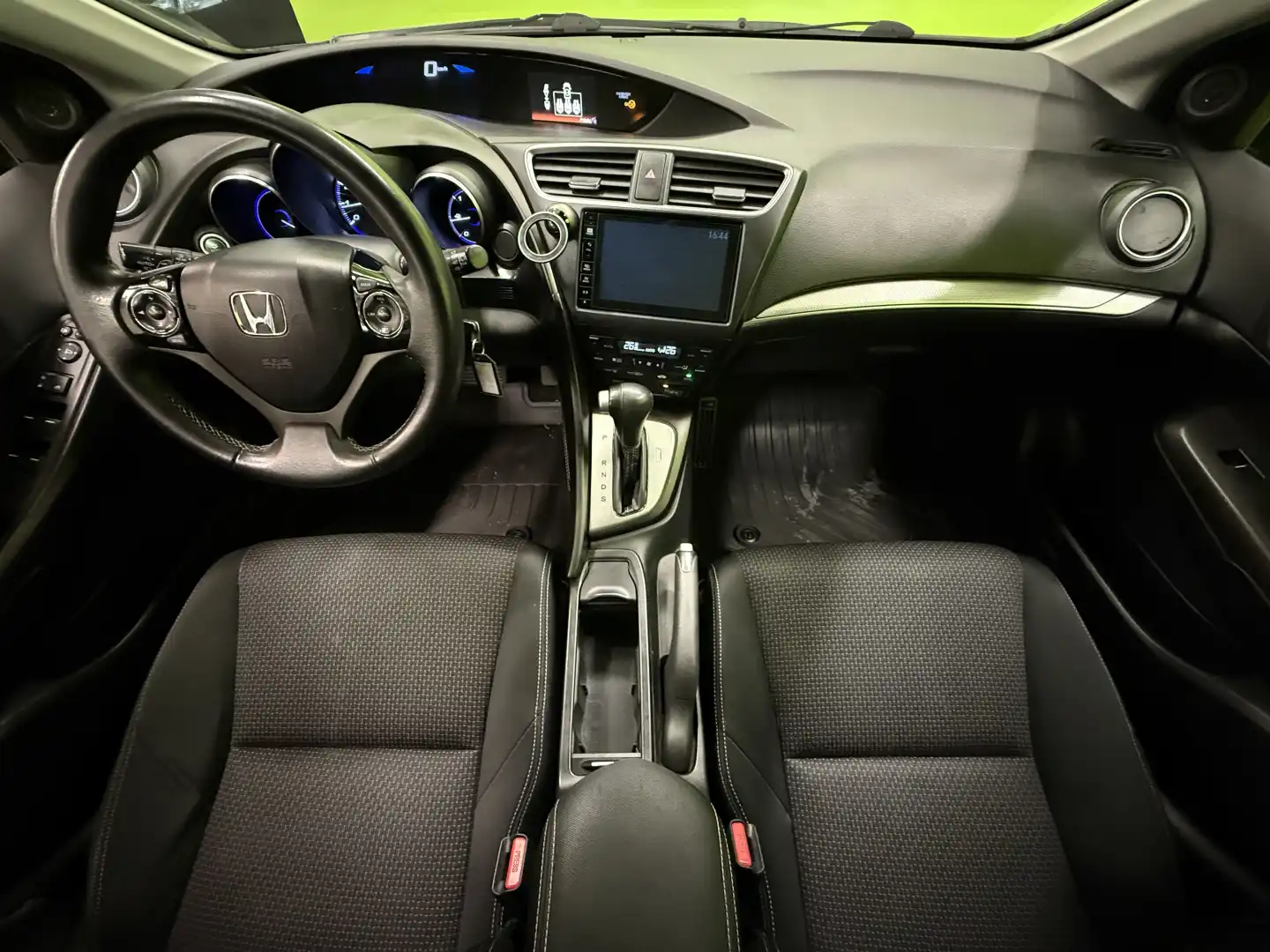 car-image