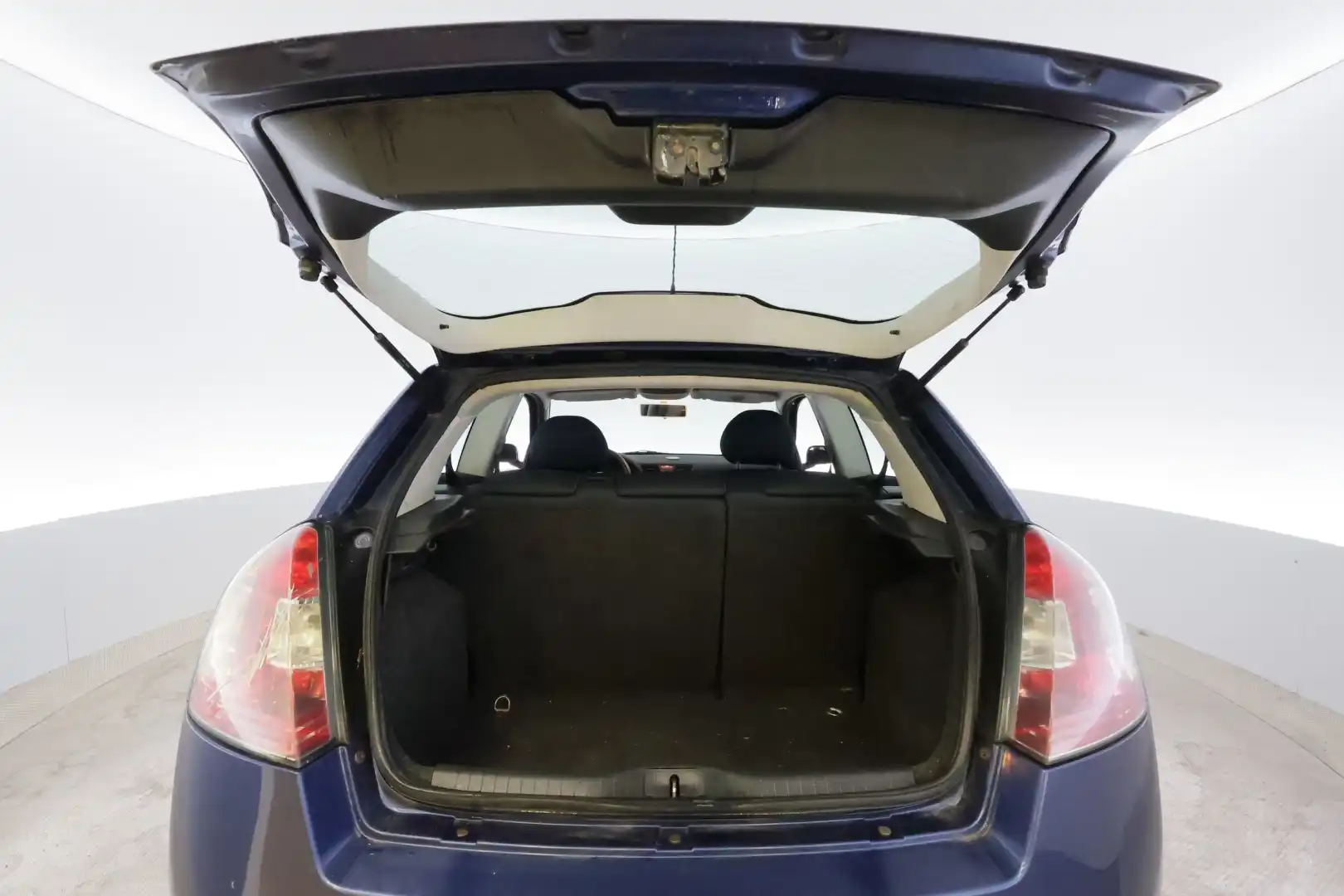 car-image