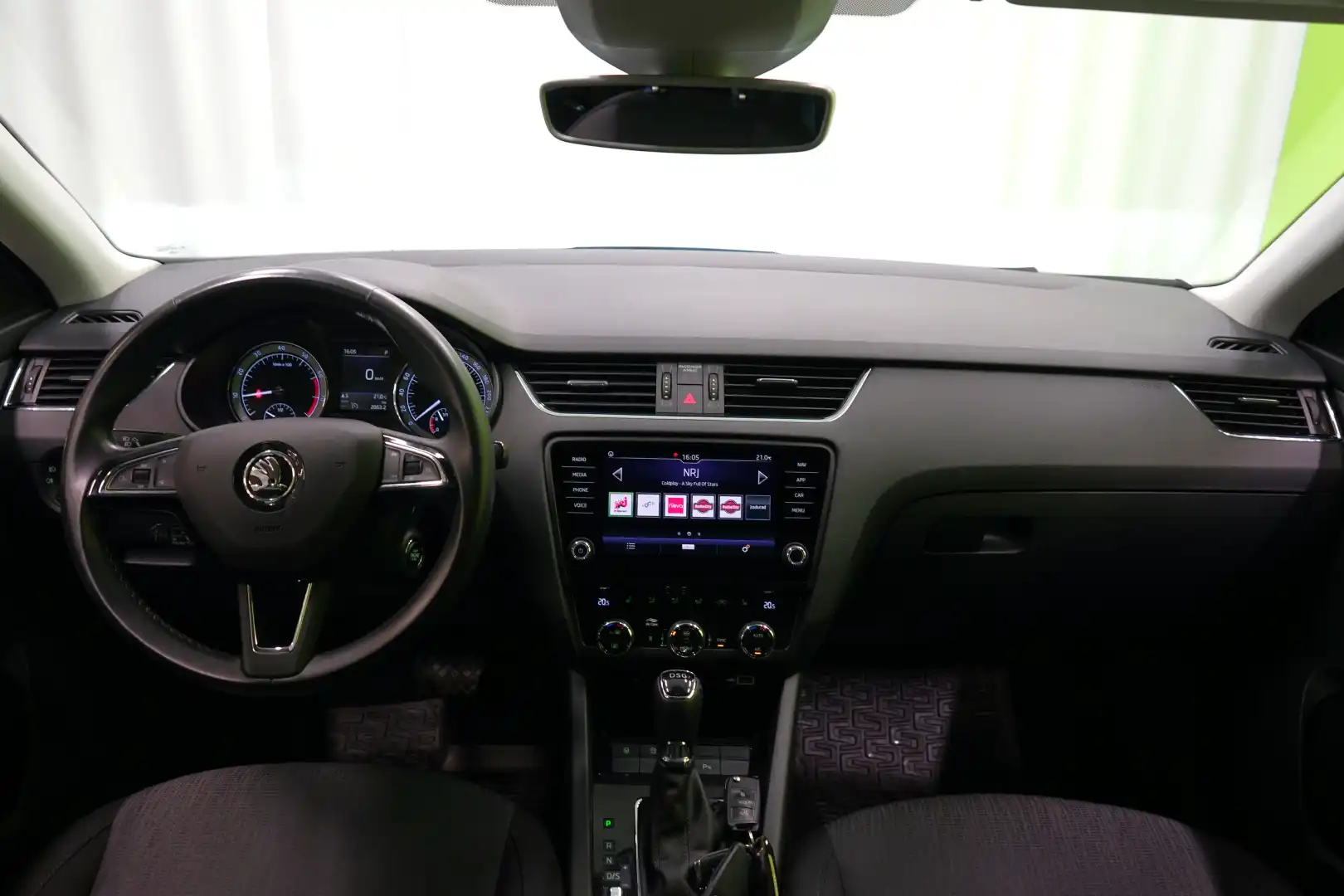 car-image