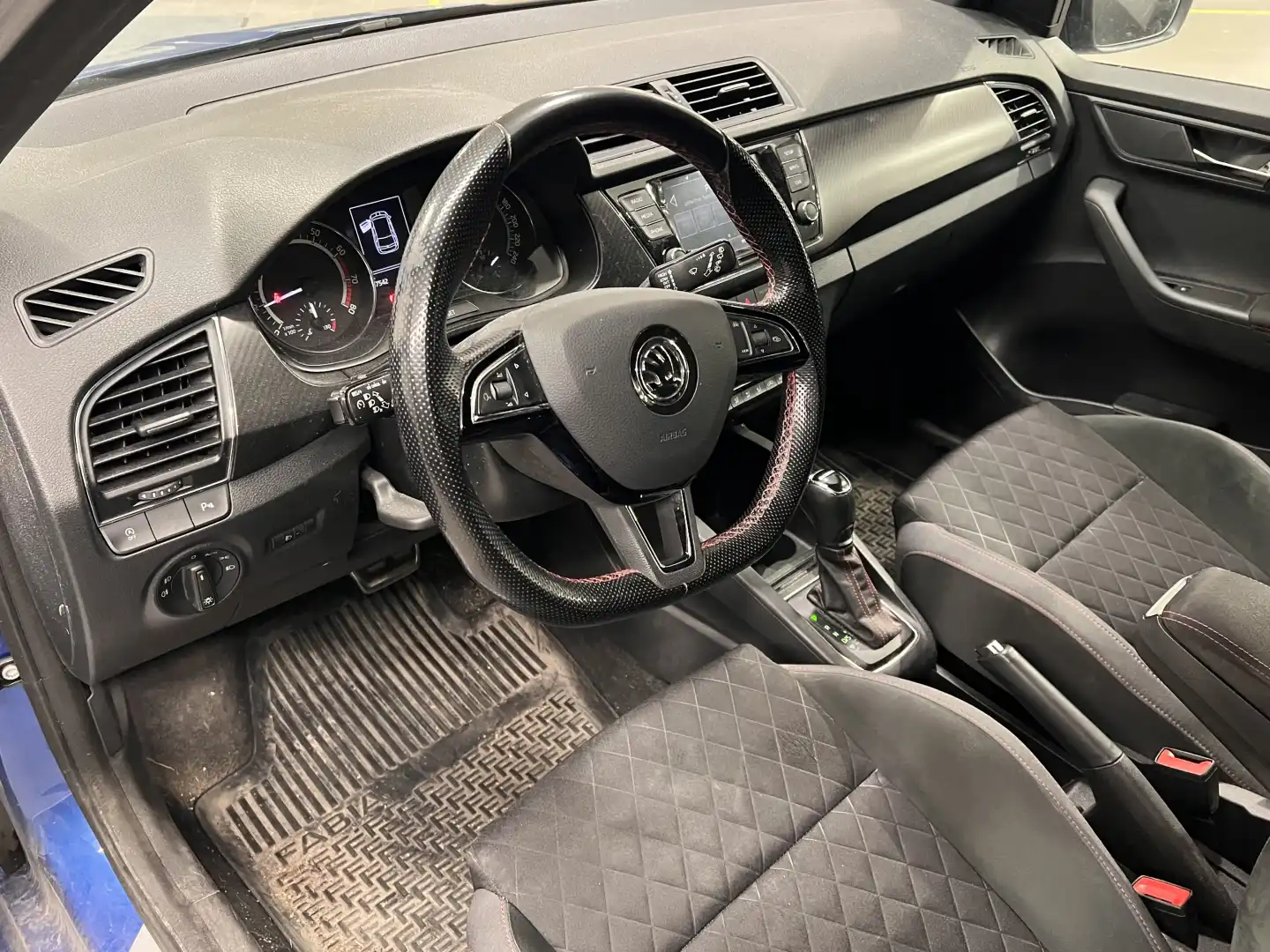 car-image