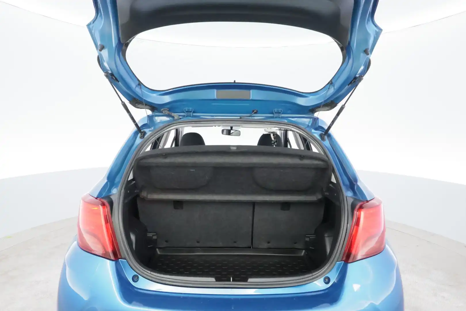 car-image