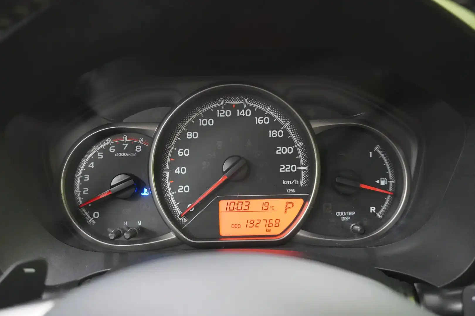 car-image