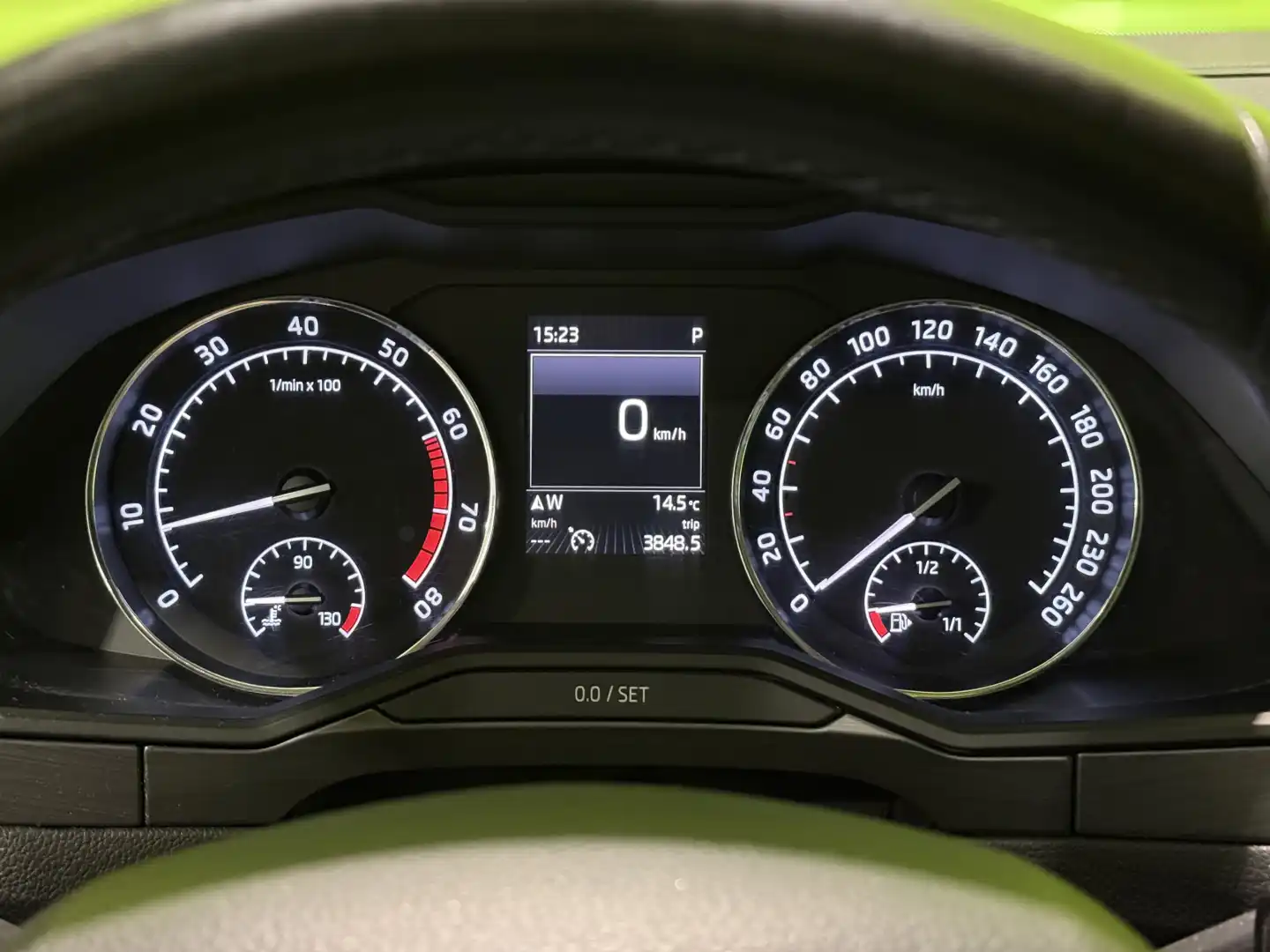 car-image