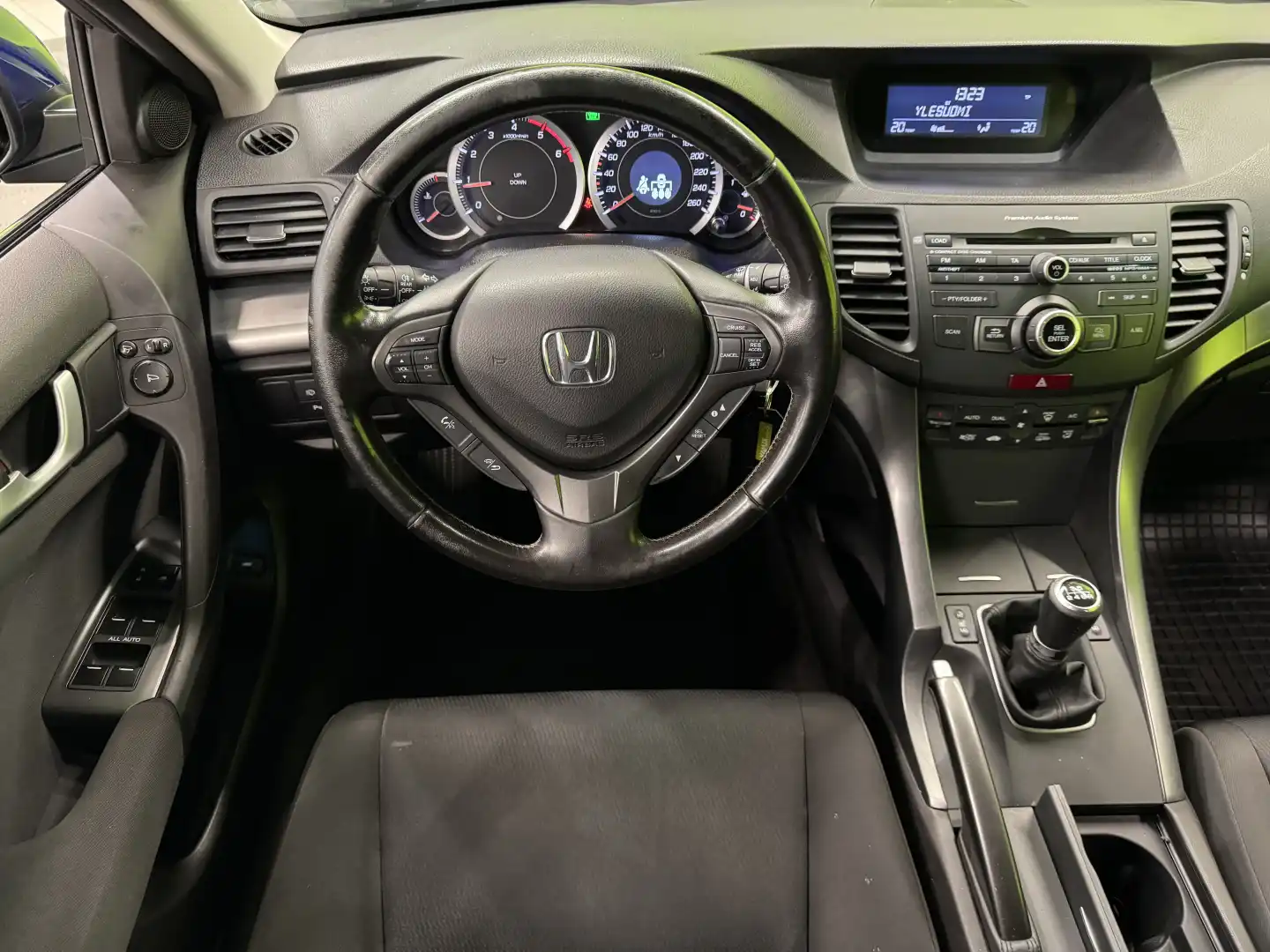 car-image