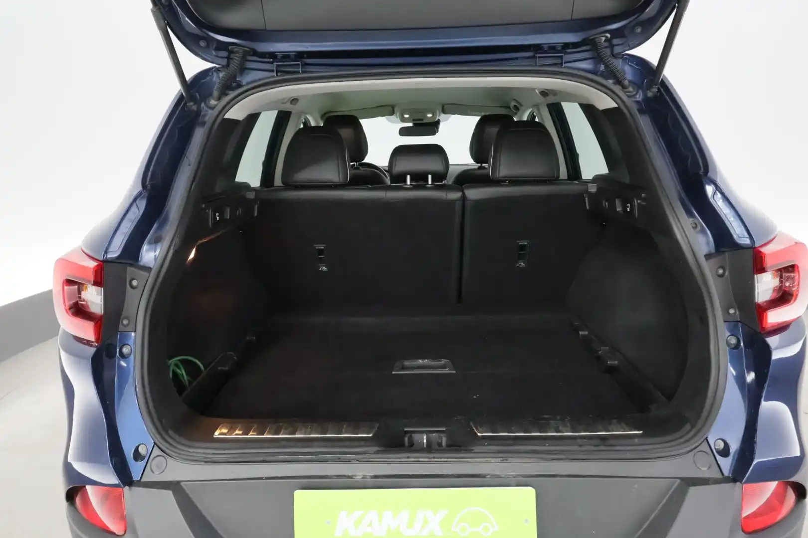 car-image