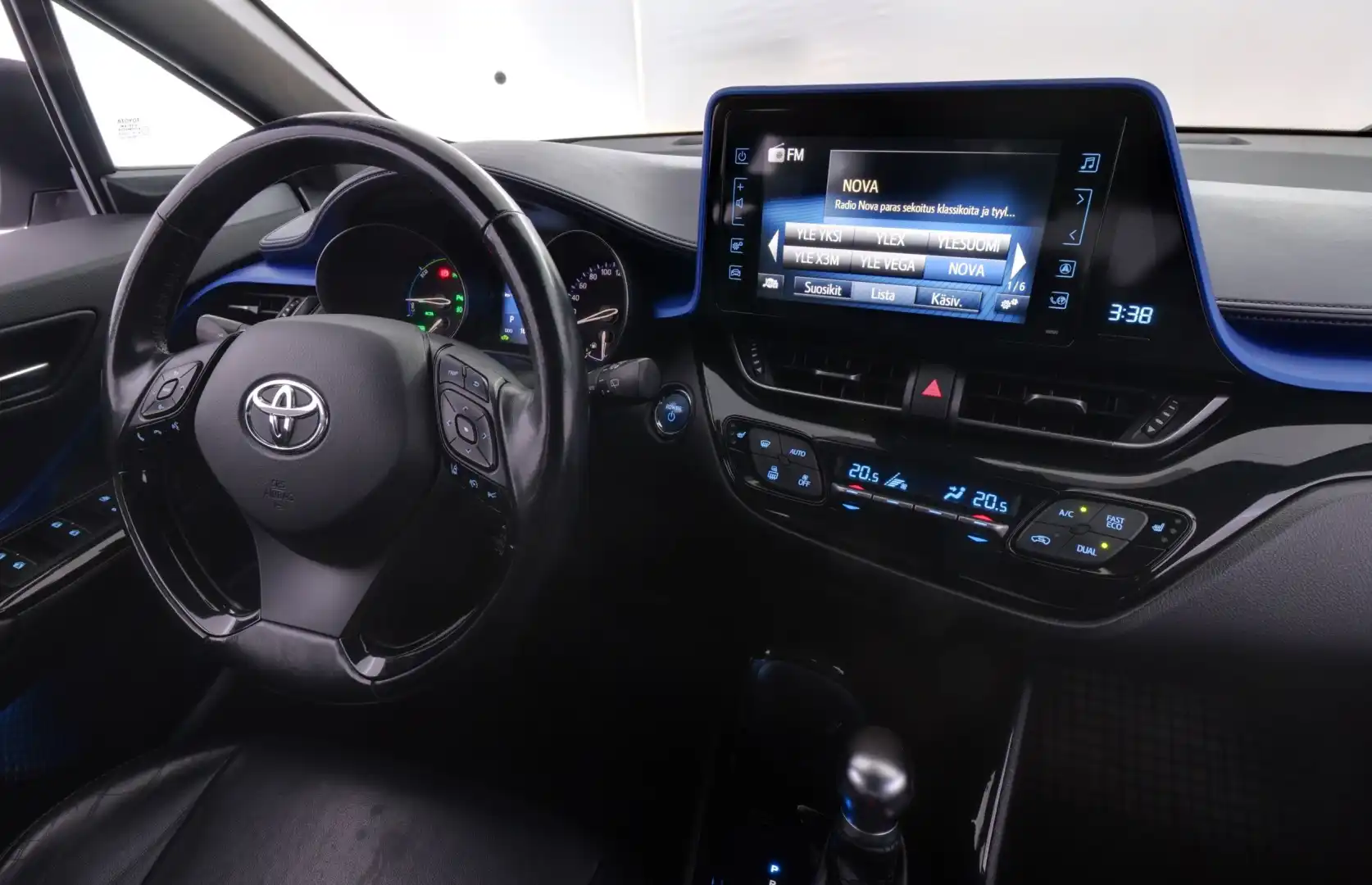 car-image