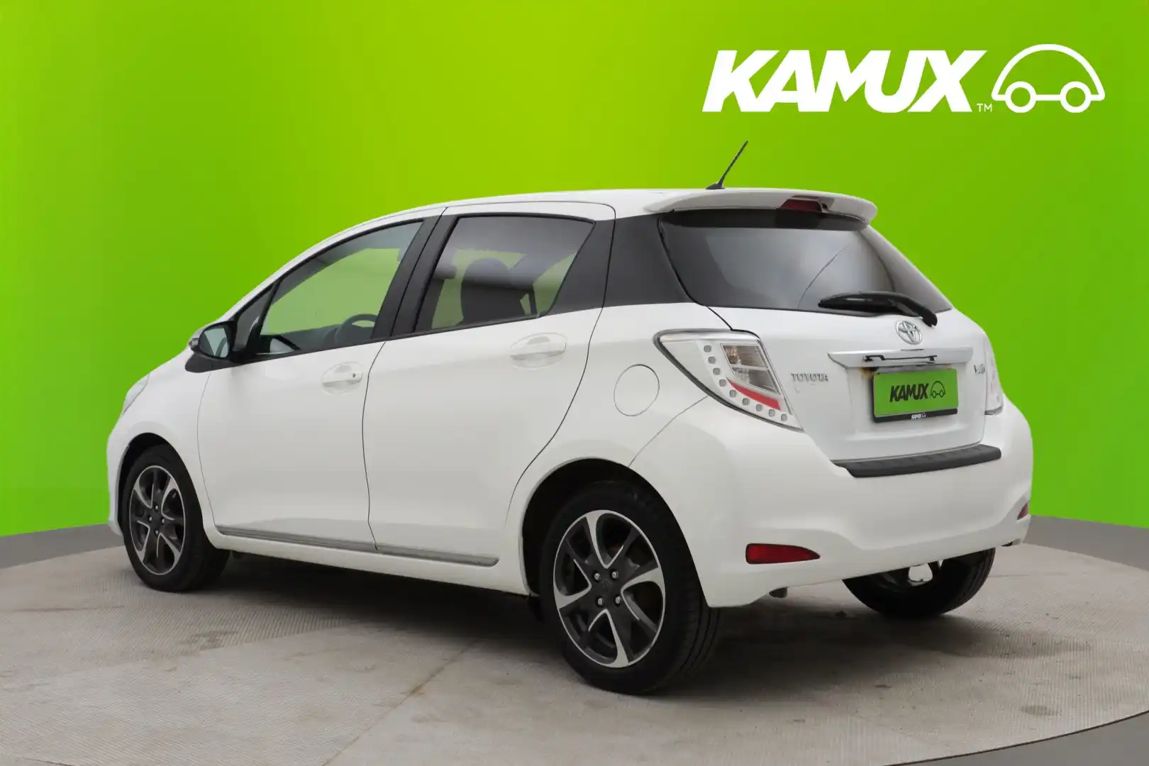car-image