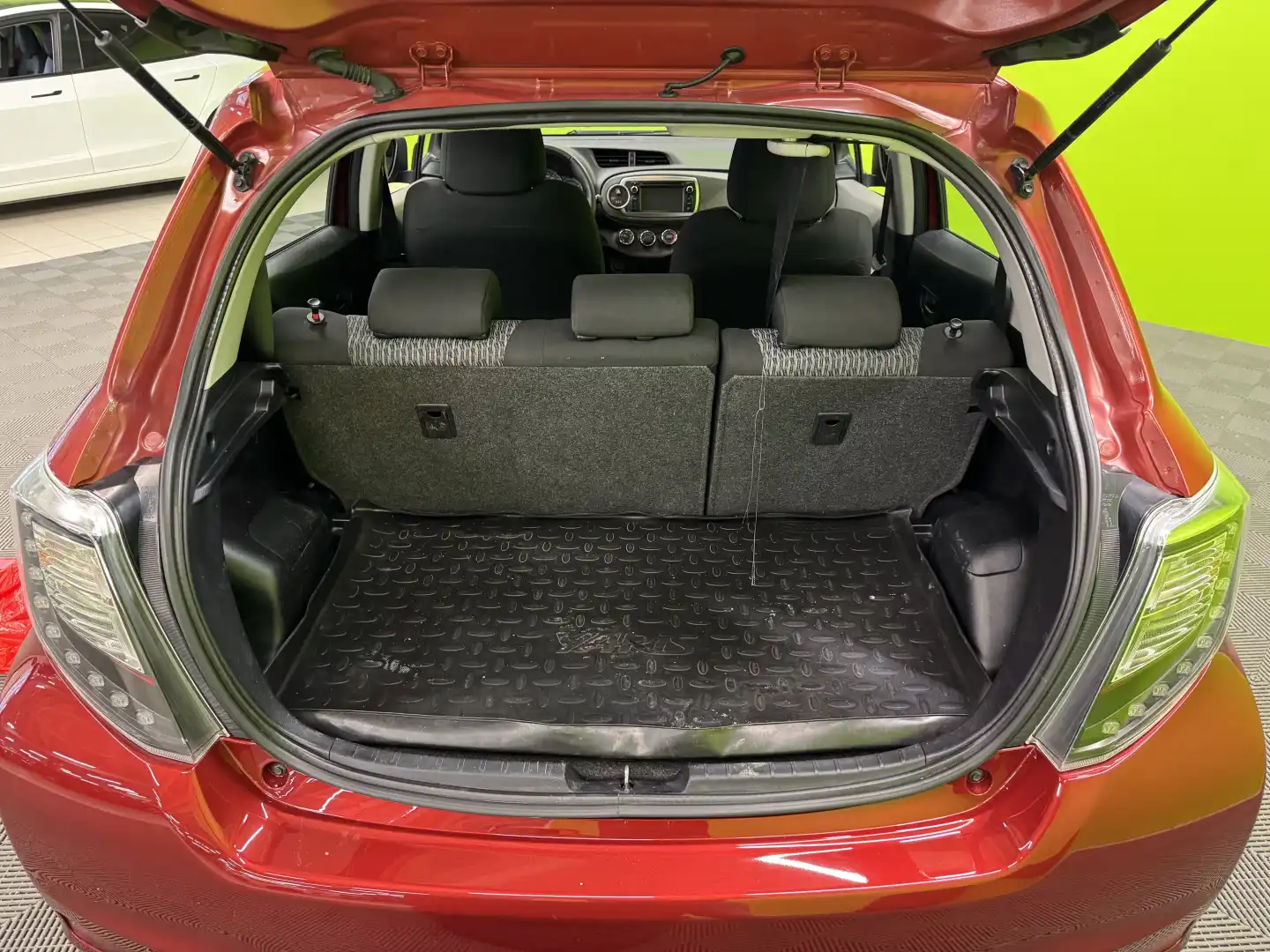 car-image