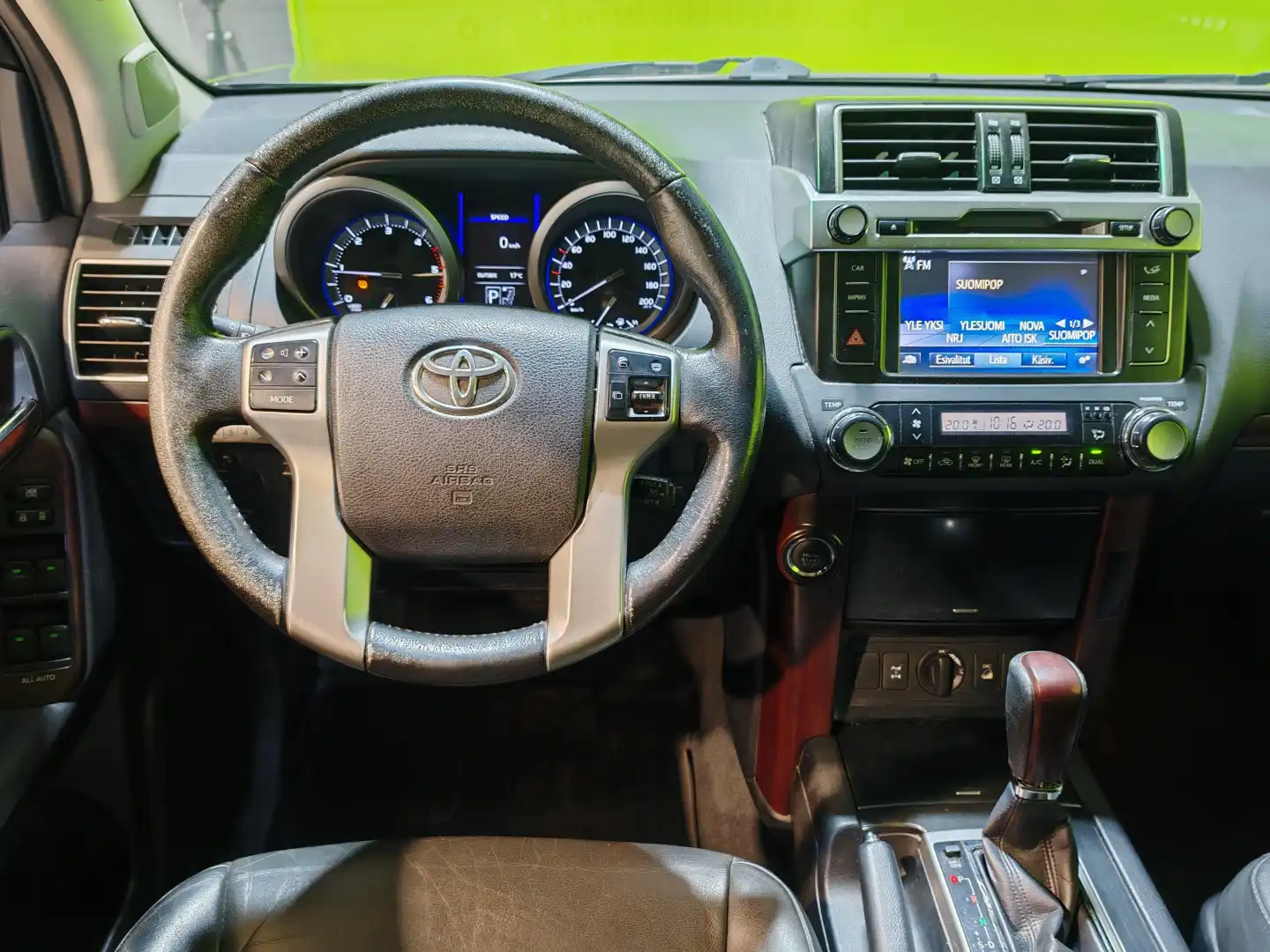 car-image
