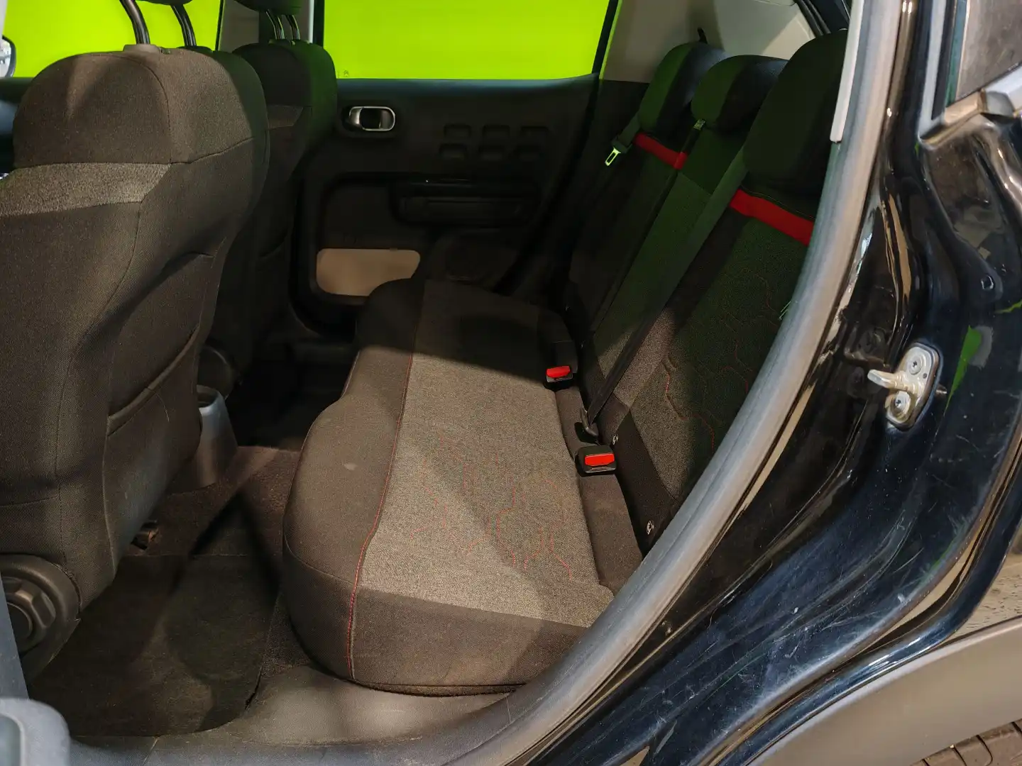 car-image