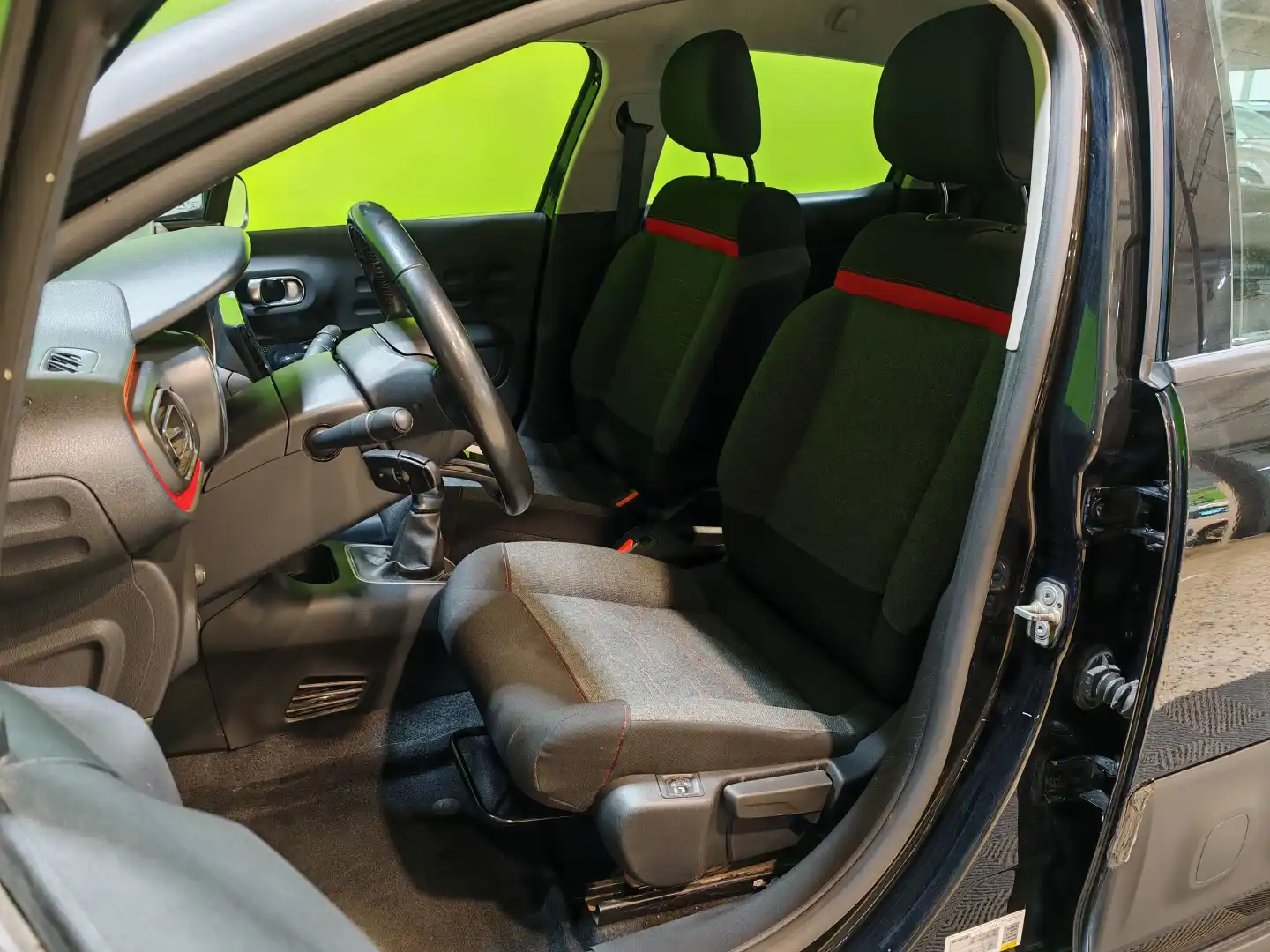 car-image