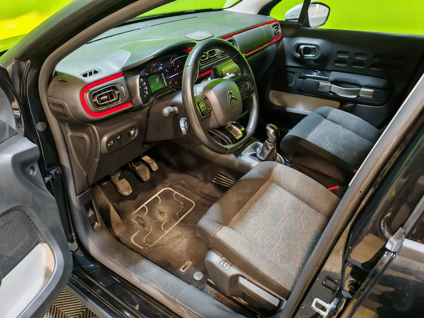 car-image