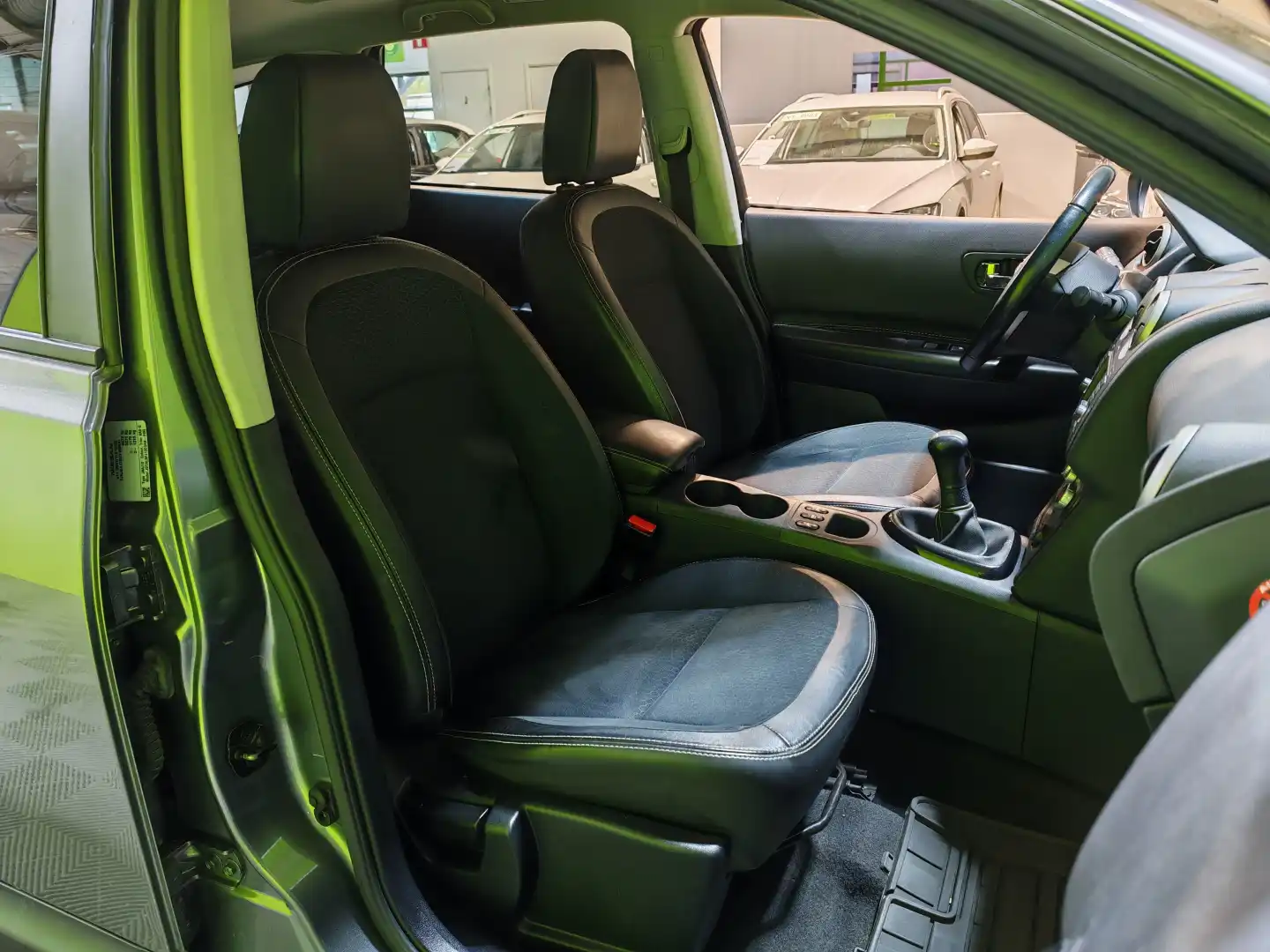 car-image