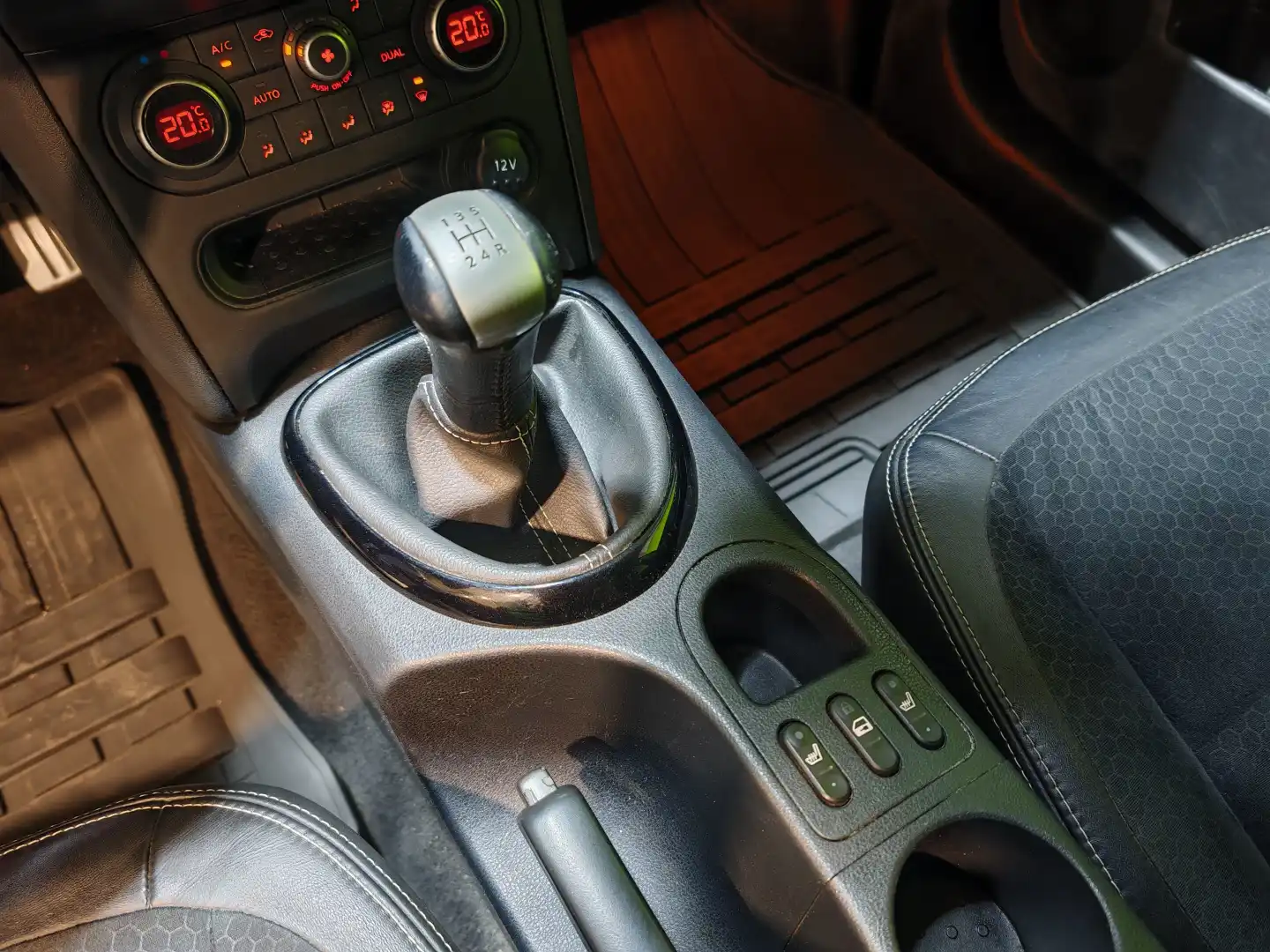 car-image