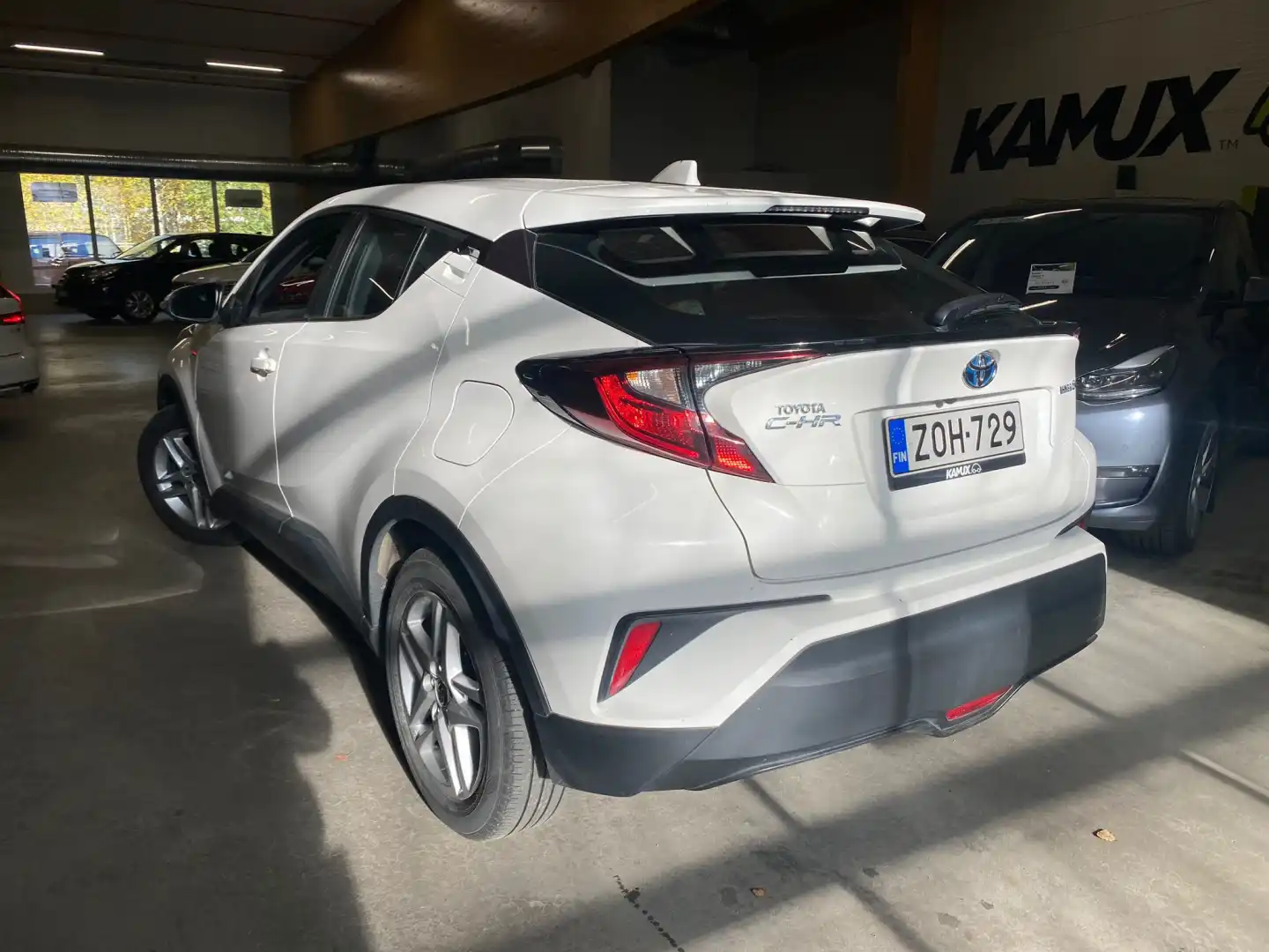 car-image