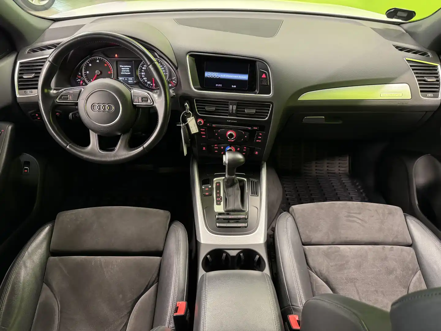 car-image