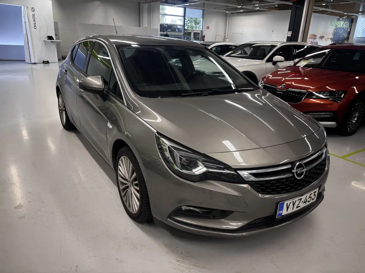 car-image