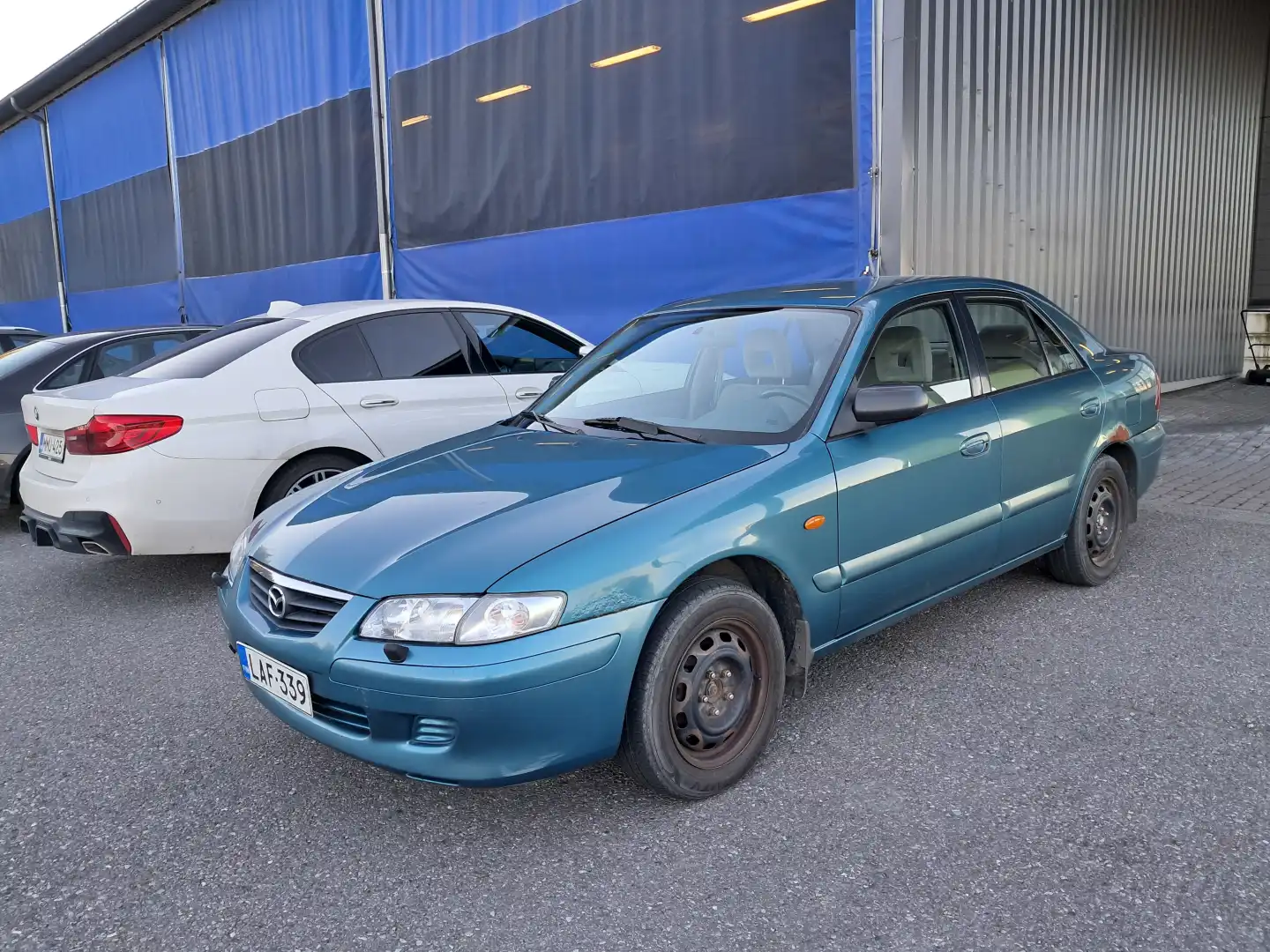 car-image