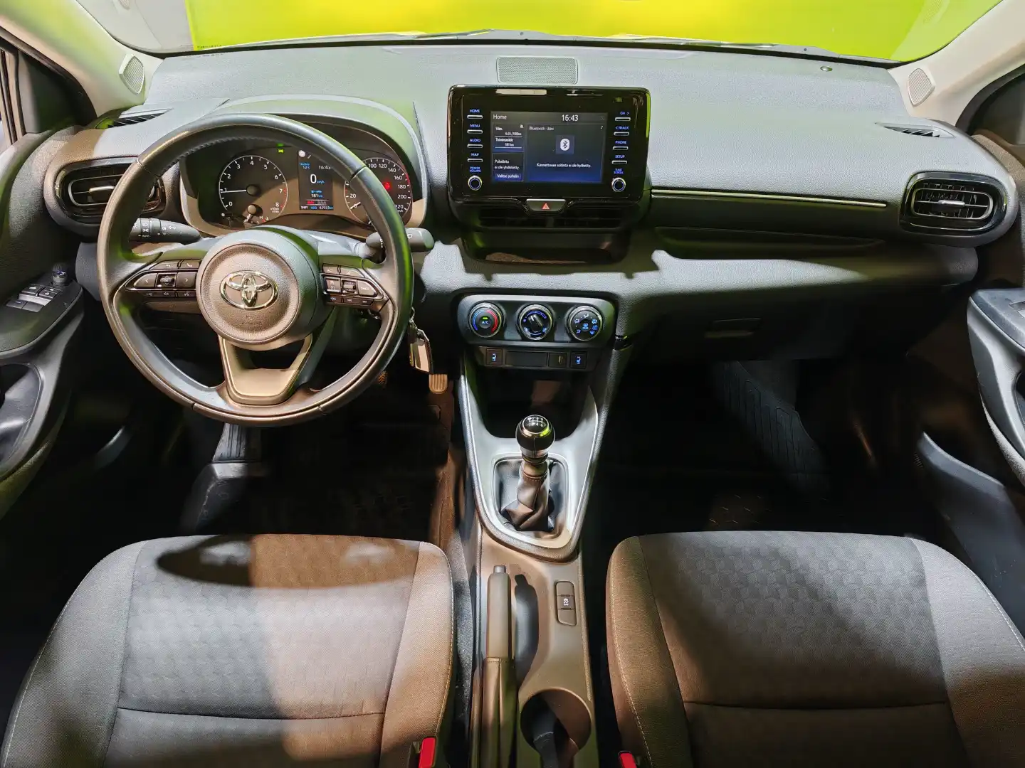 car-image