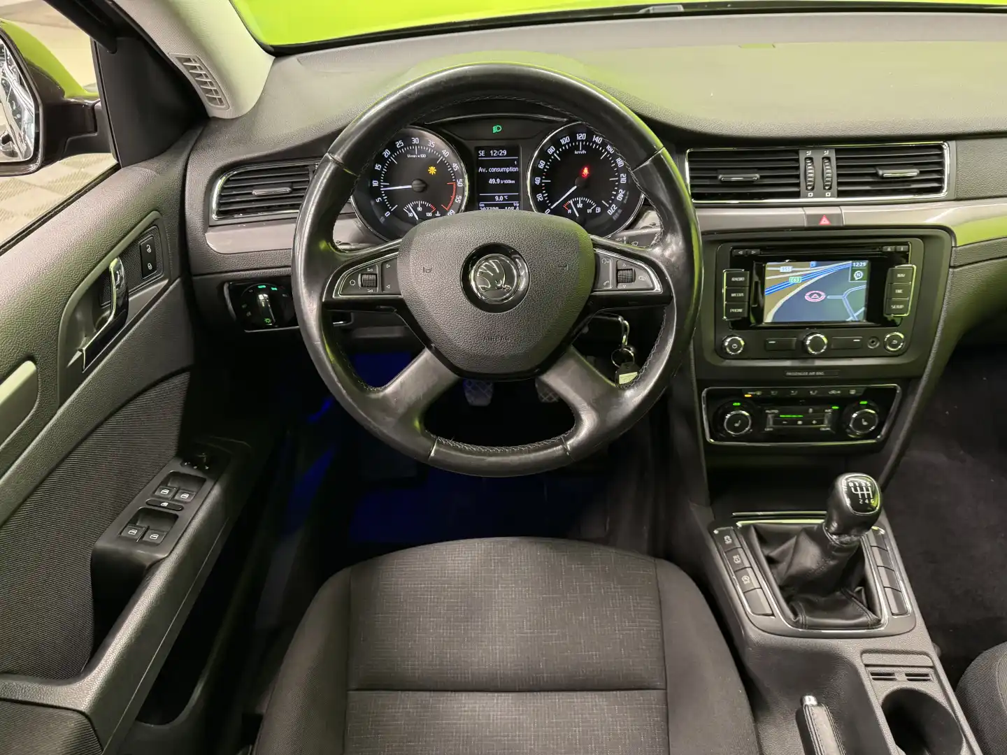 car-image
