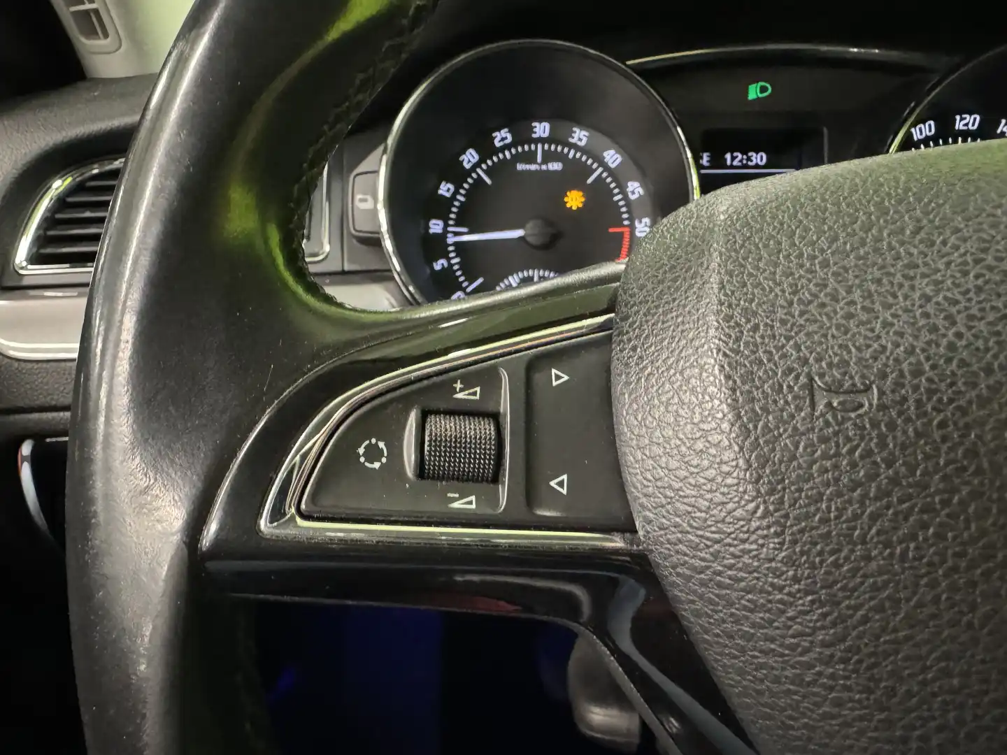 car-image