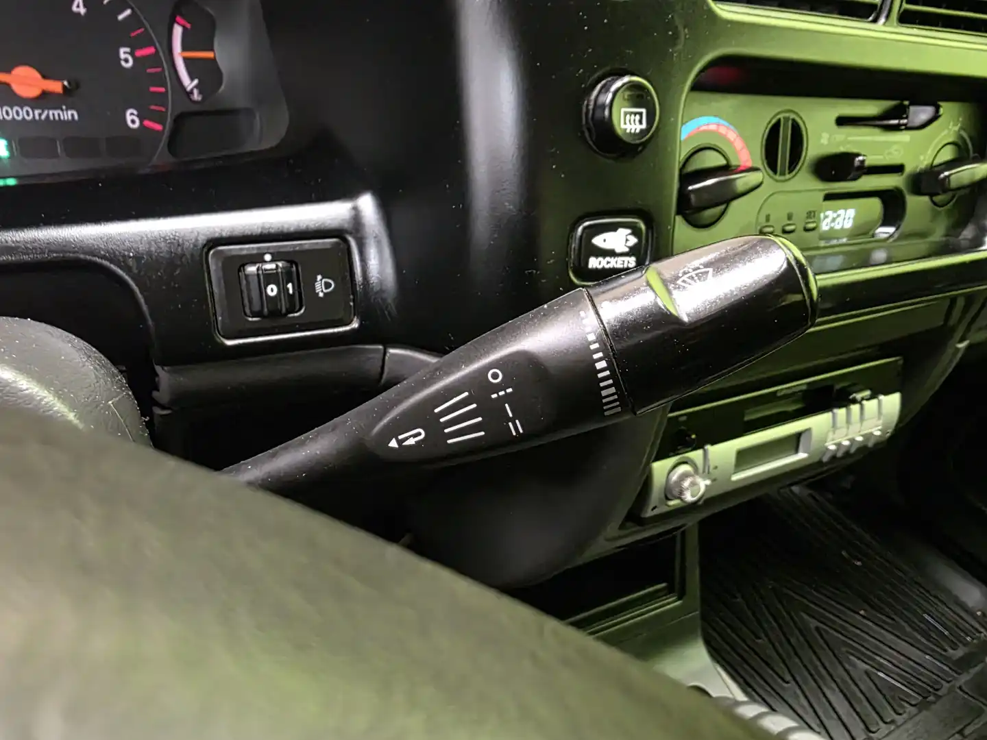 car-image