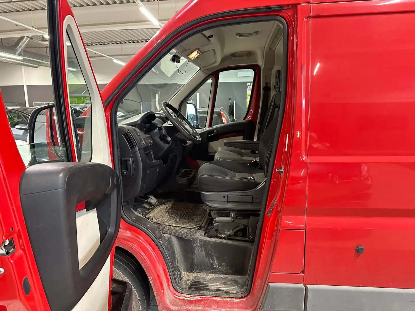 car-image