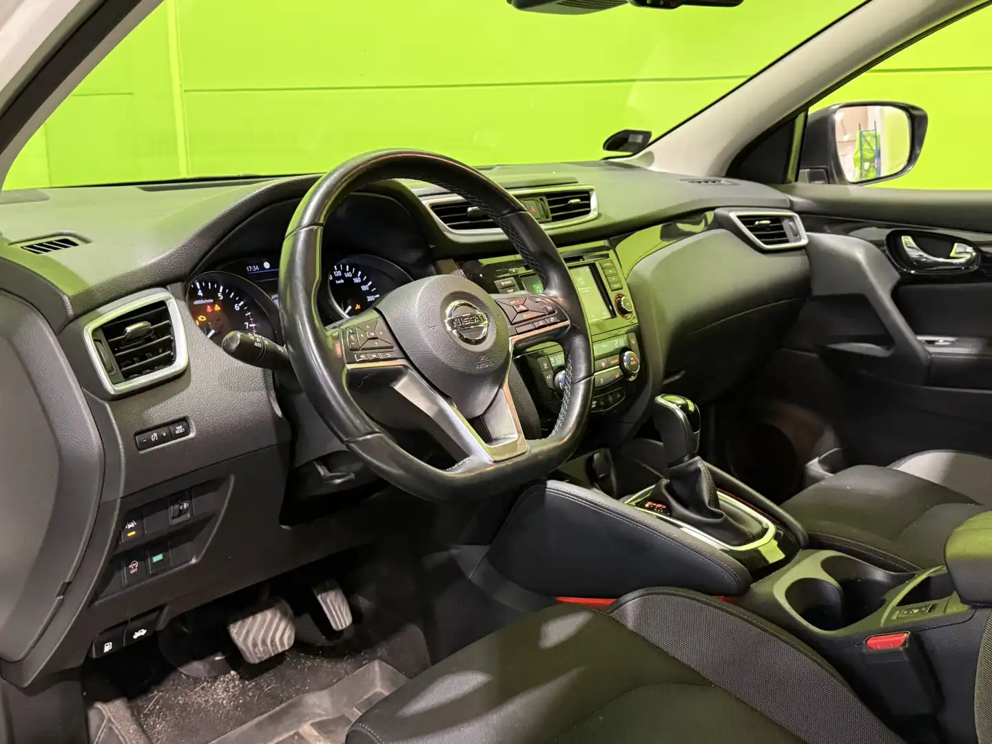 car-image