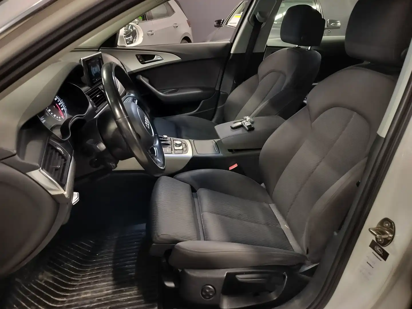 car-image