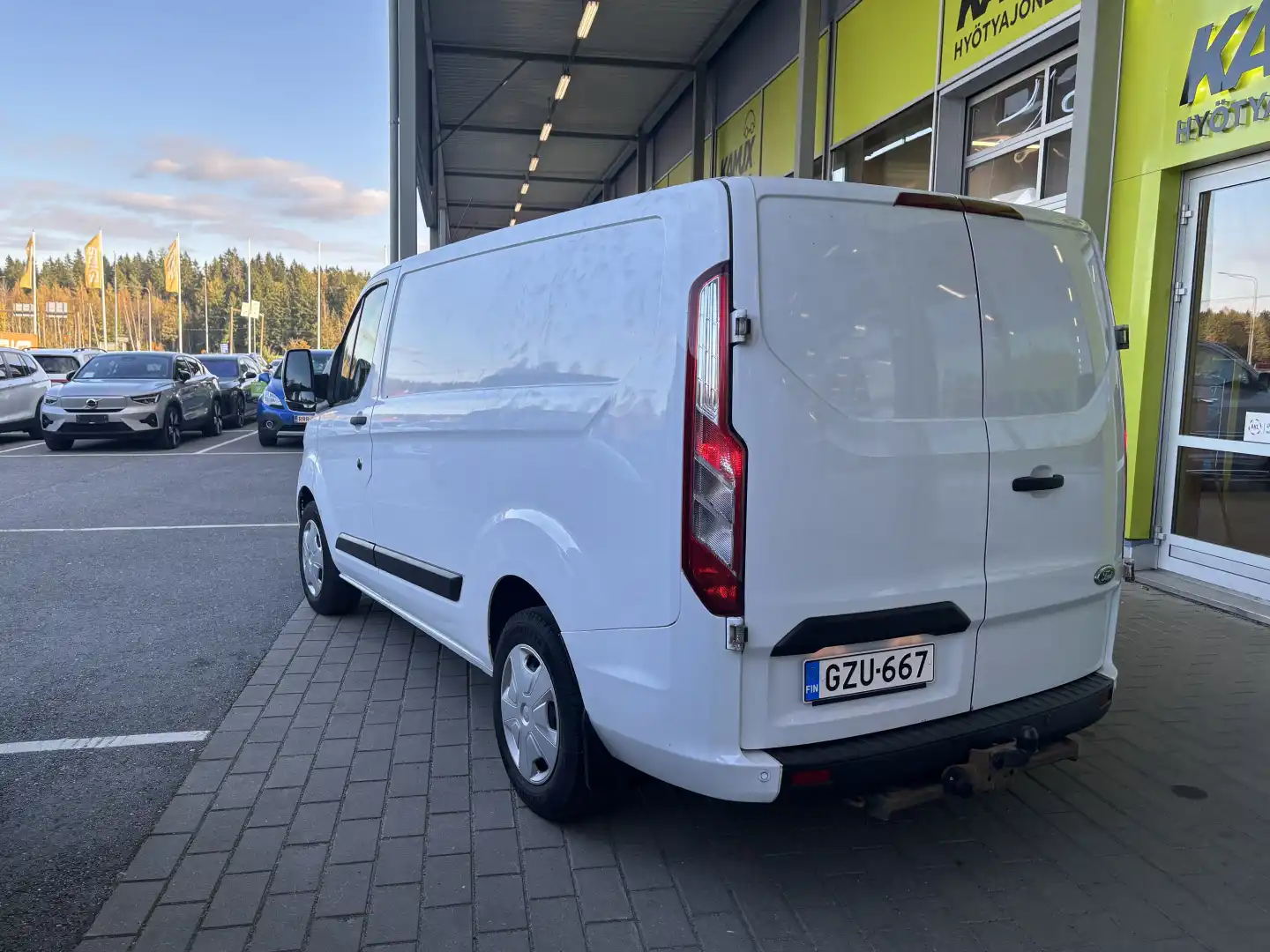 car-image