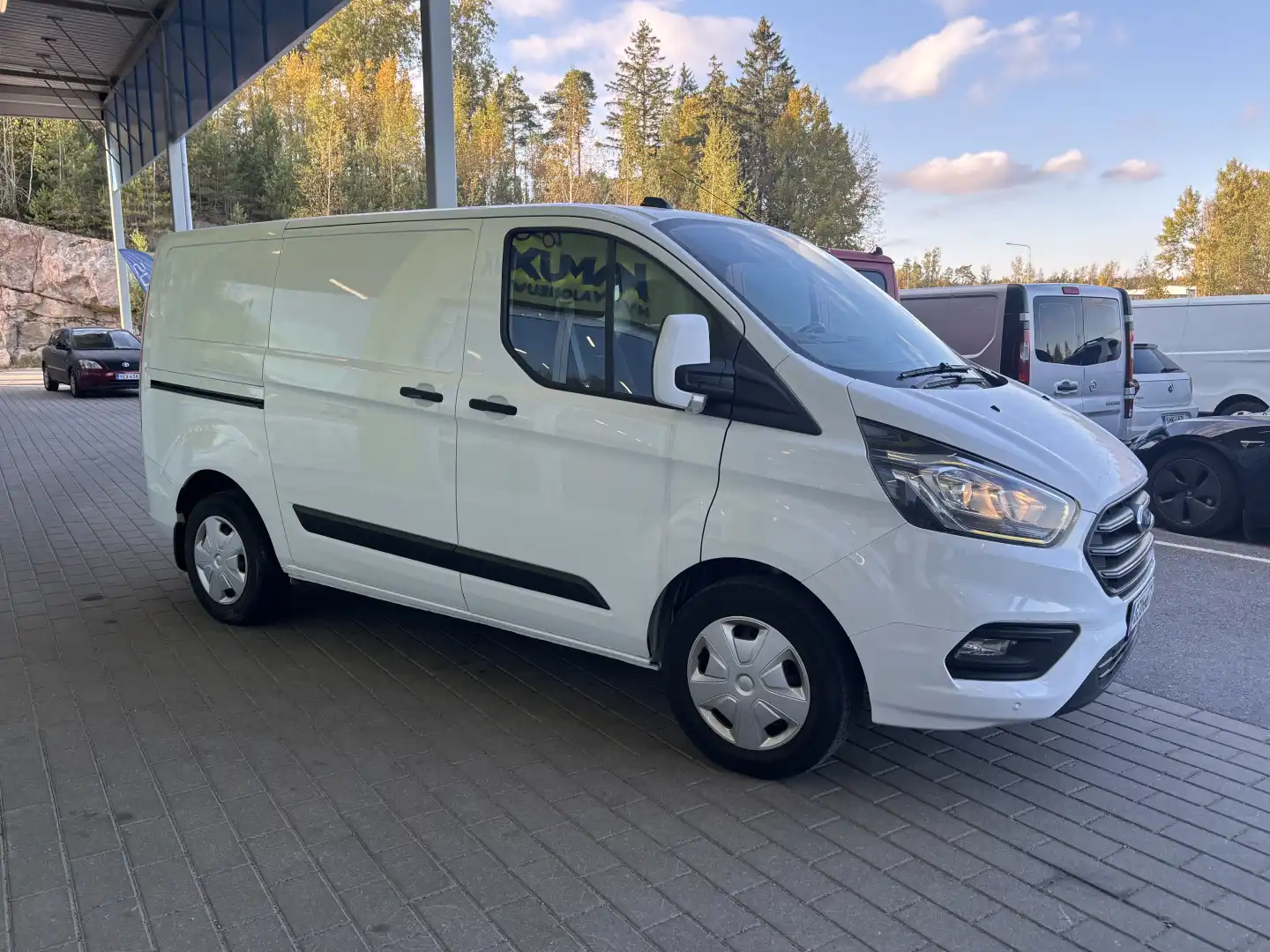 car-image