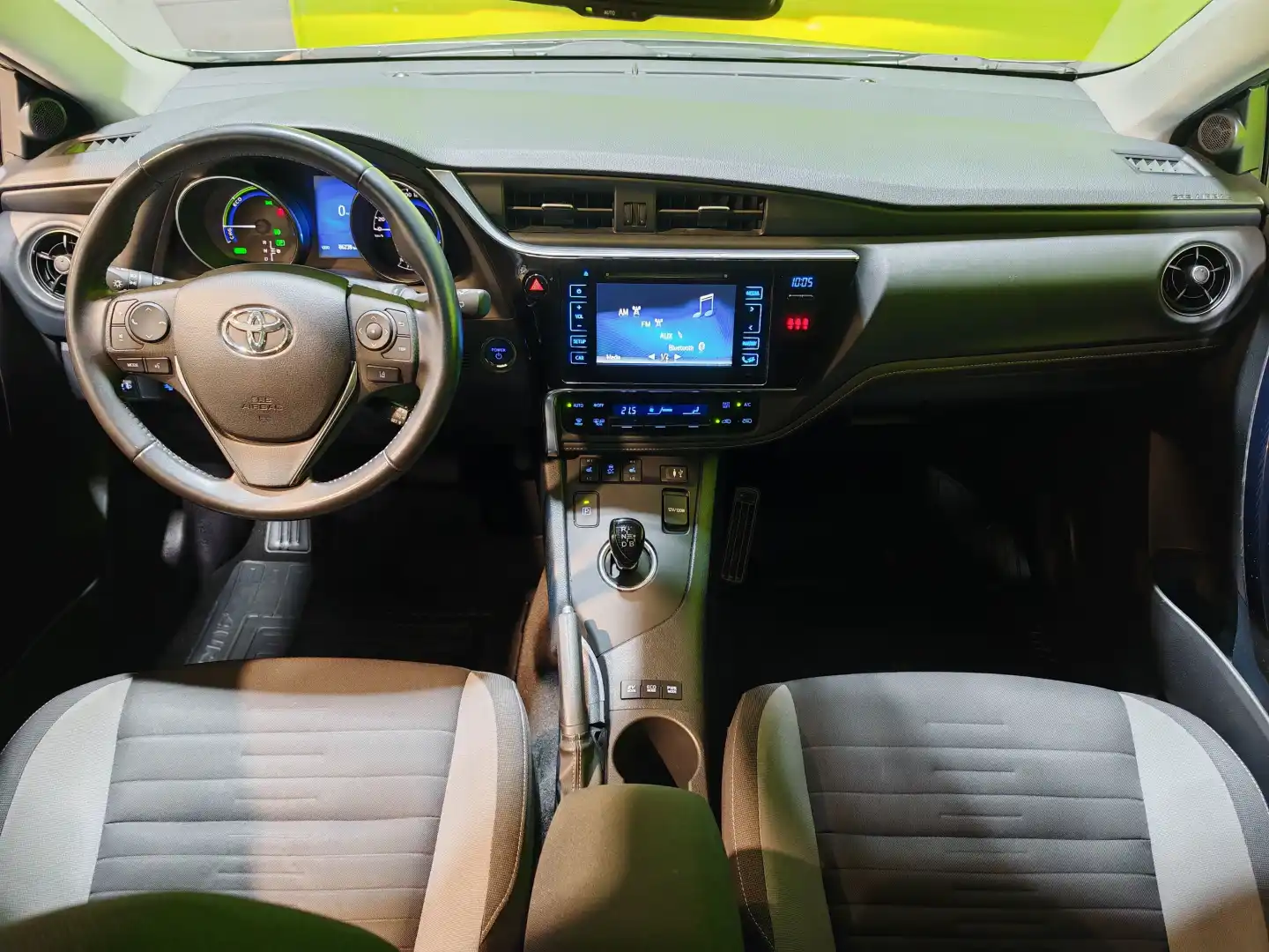car-image
