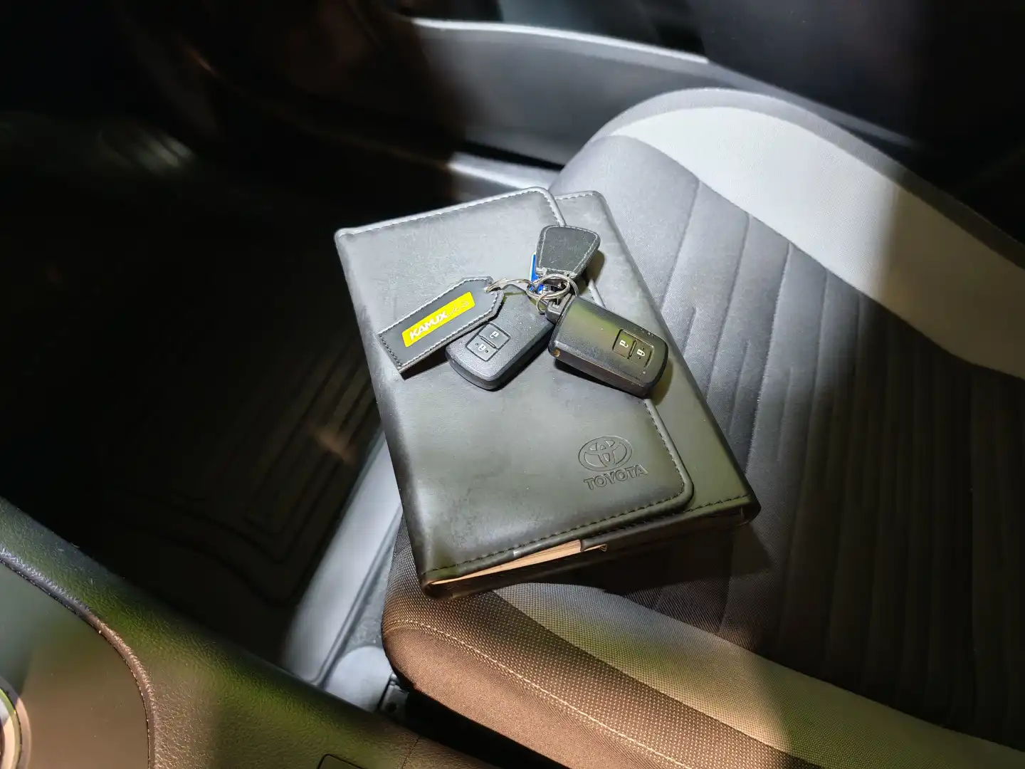 car-image
