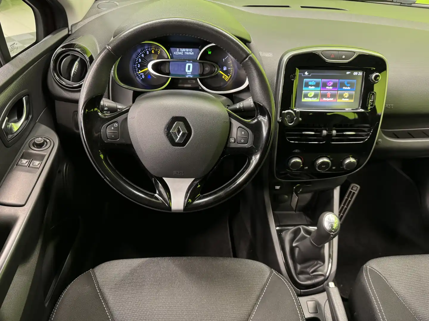 car-image
