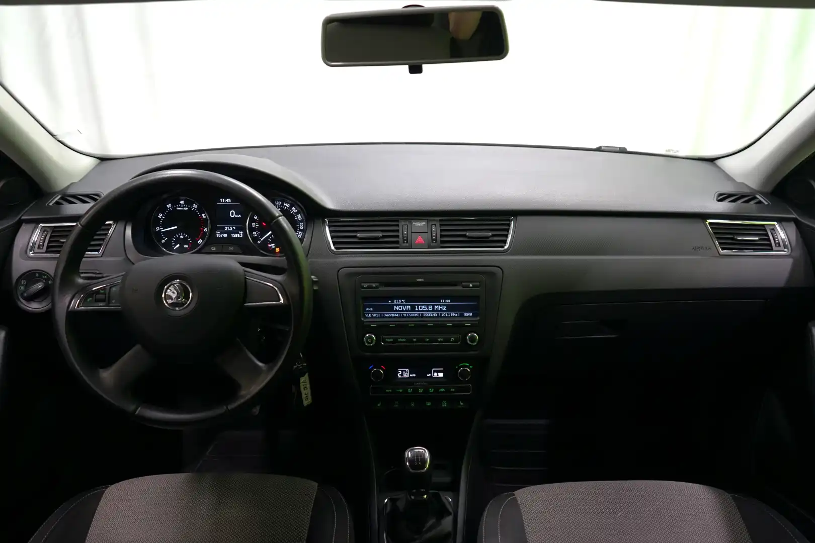 car-image