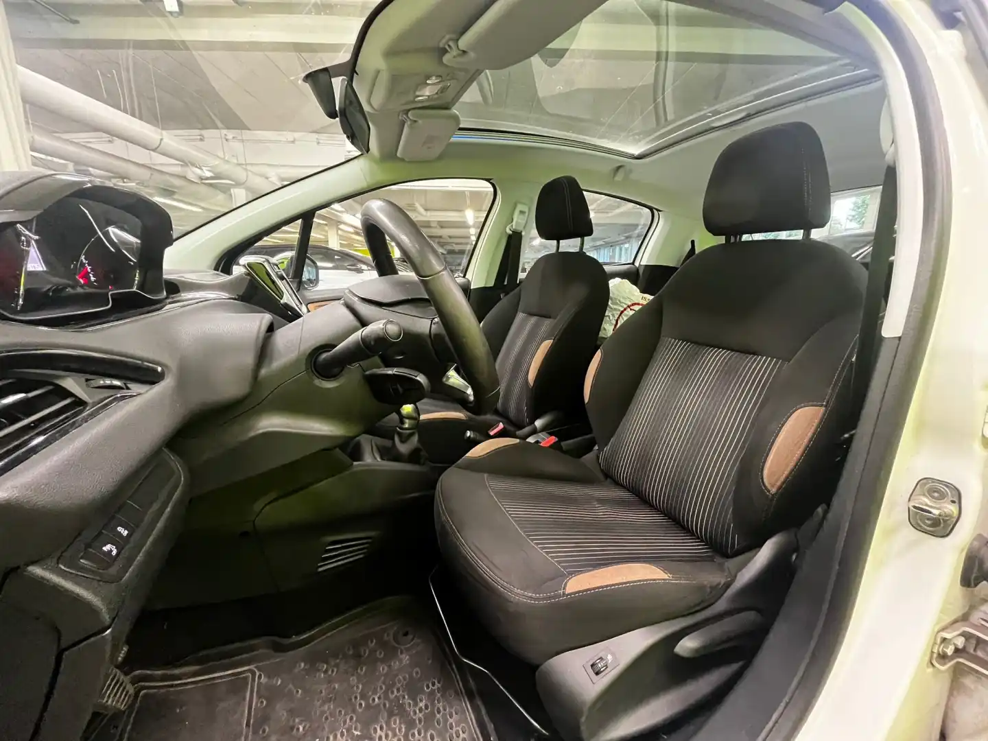 car-image